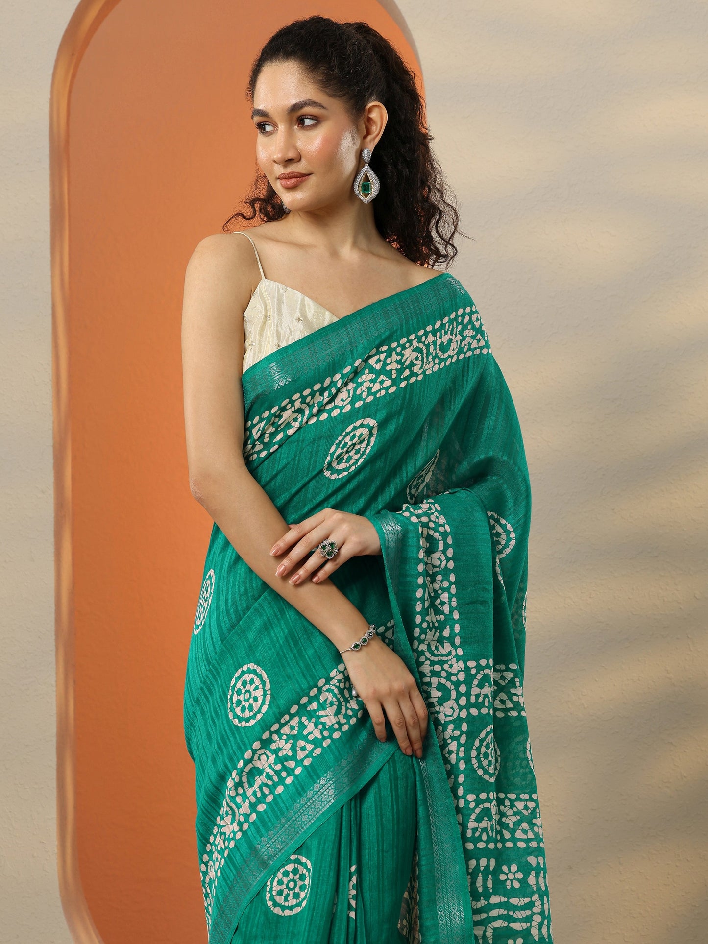 Green Printed Silk Blend Saree With Unstitched Blouse Piece