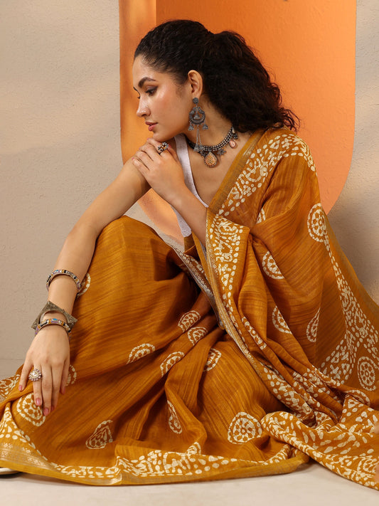 Mustard Printed Silk Blend Saree With Unstitched Blouse Piece