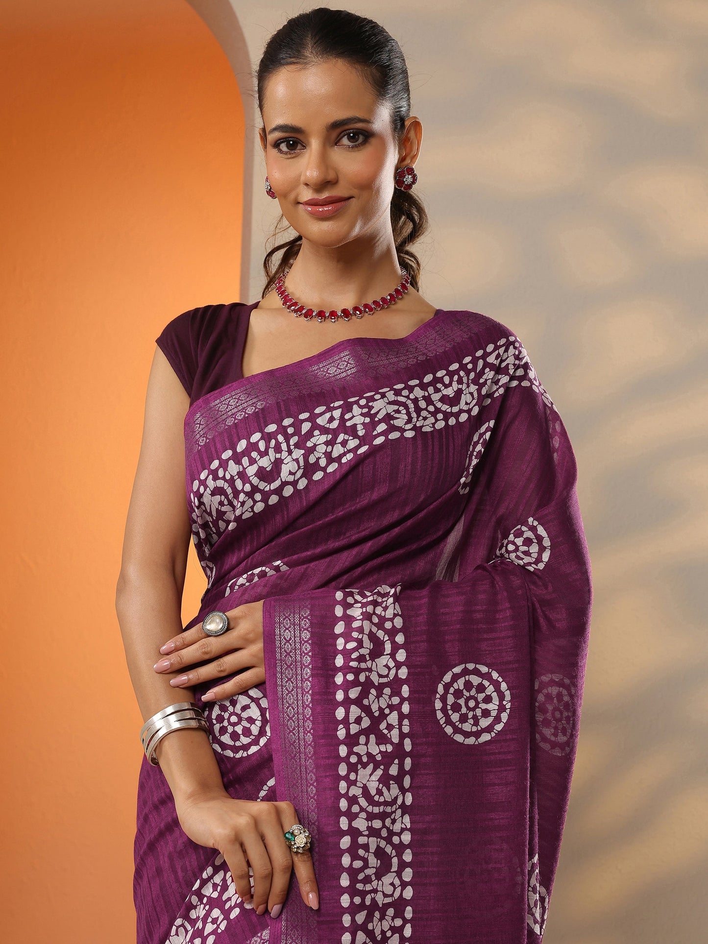 Burgundy Printed Silk Blend Saree With Unstitched Blouse Piece