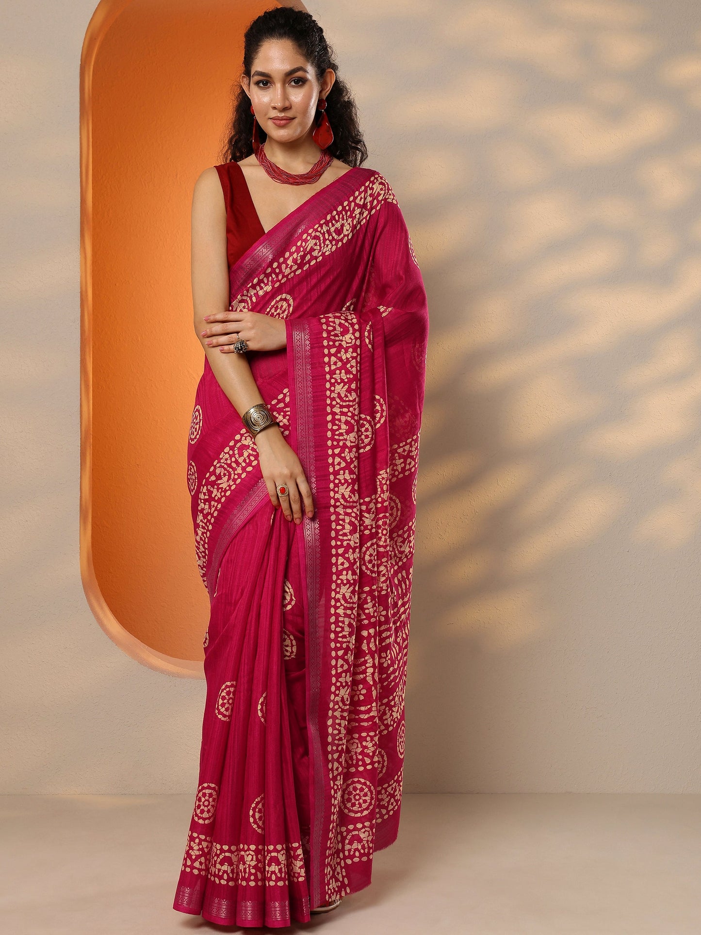 Pink Printed Silk Blend Saree With Unstitched Blouse Piece