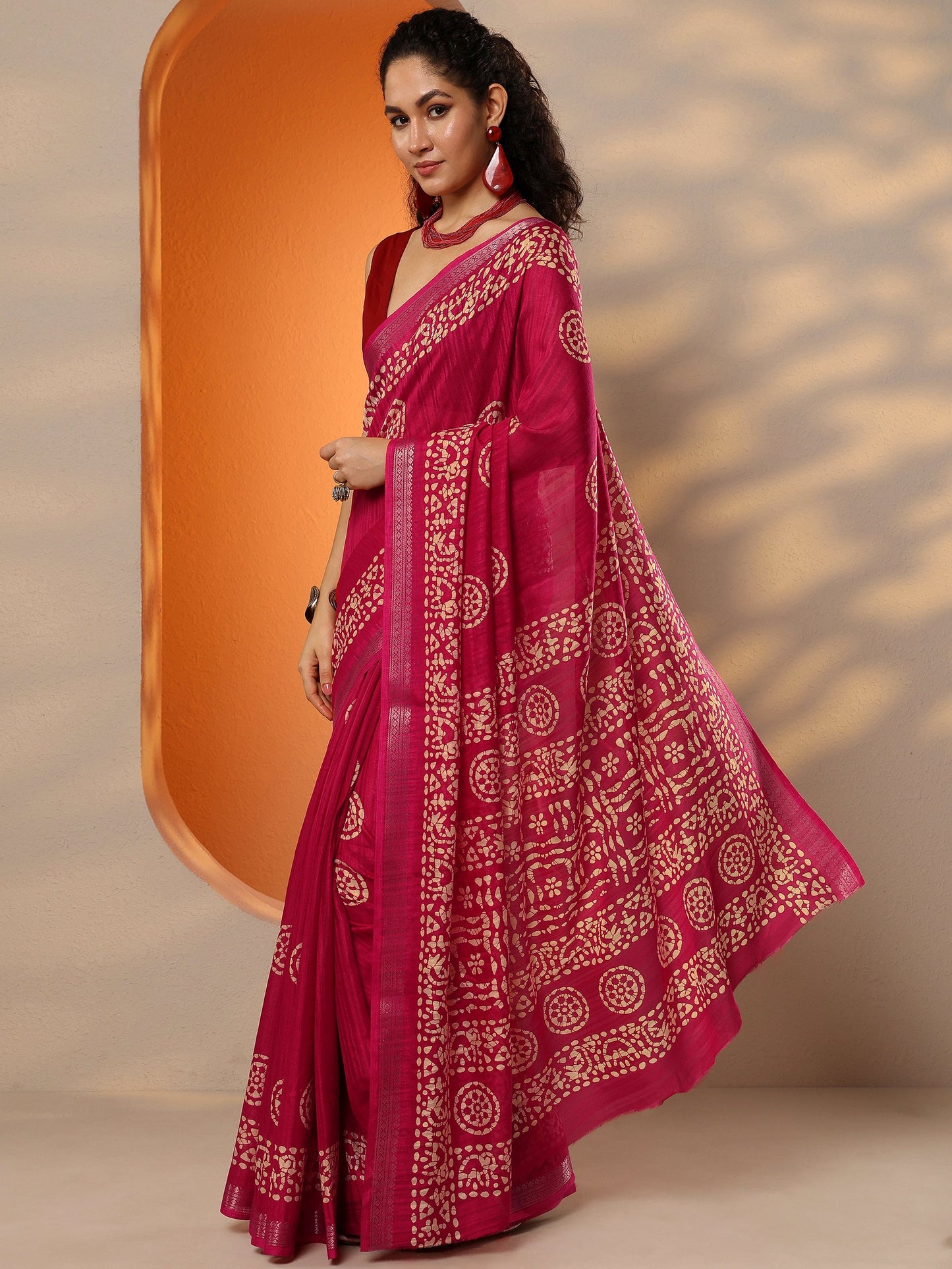 Pink Printed Silk Blend Saree With Unstitched Blouse Piece