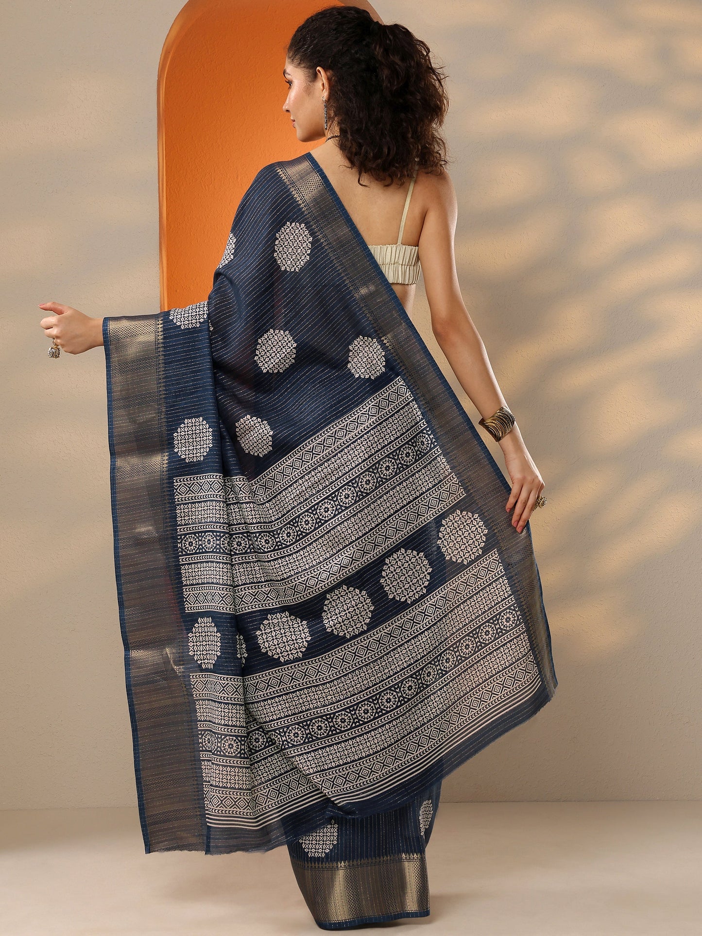 Navy Blue Printed Silk Blend Saree With Unstitched Blouse Piece