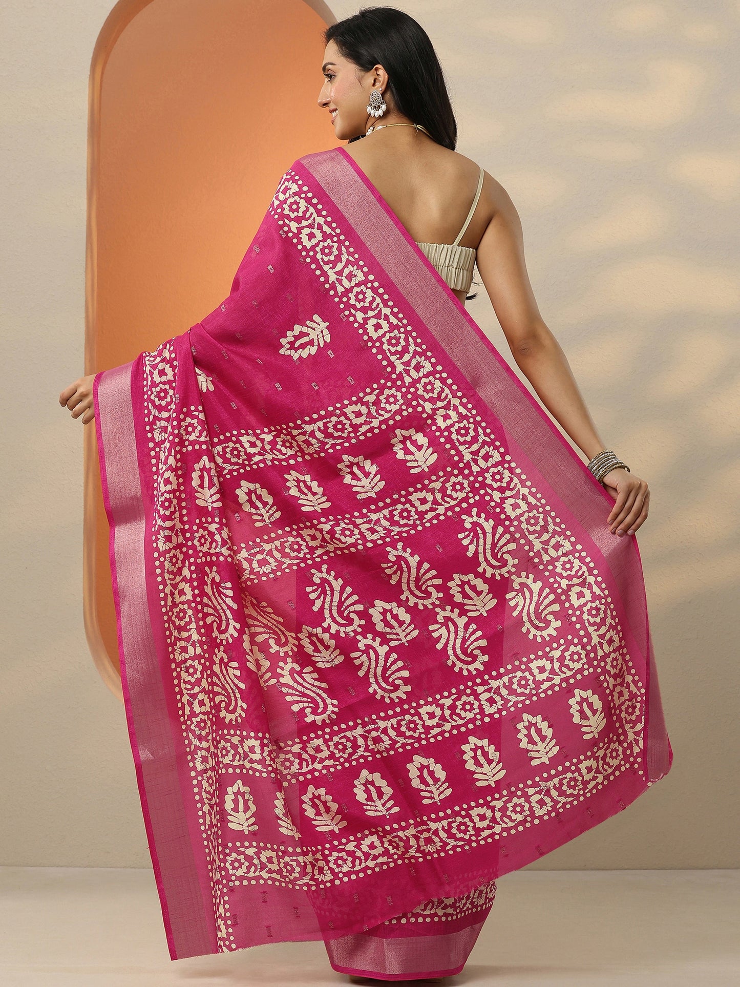 Pink Printed Silk Blend Saree With Unstitched Blouse Piece