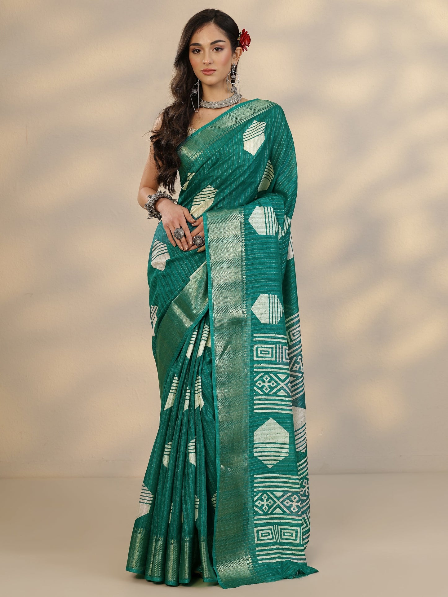 Green Printed Silk Blend Saree With Unstitched Blouse Piece
