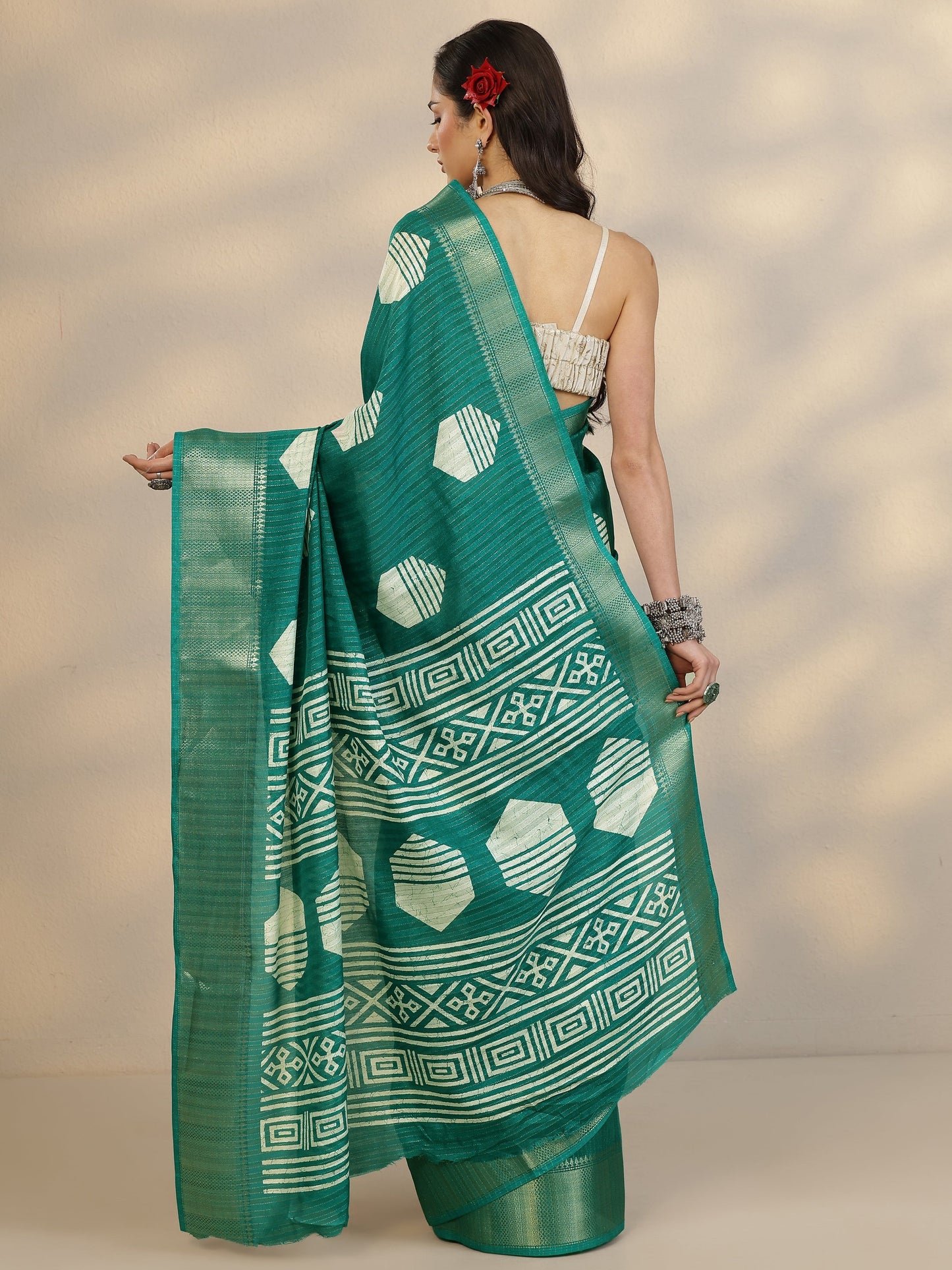 Green Printed Silk Blend Saree With Unstitched Blouse Piece