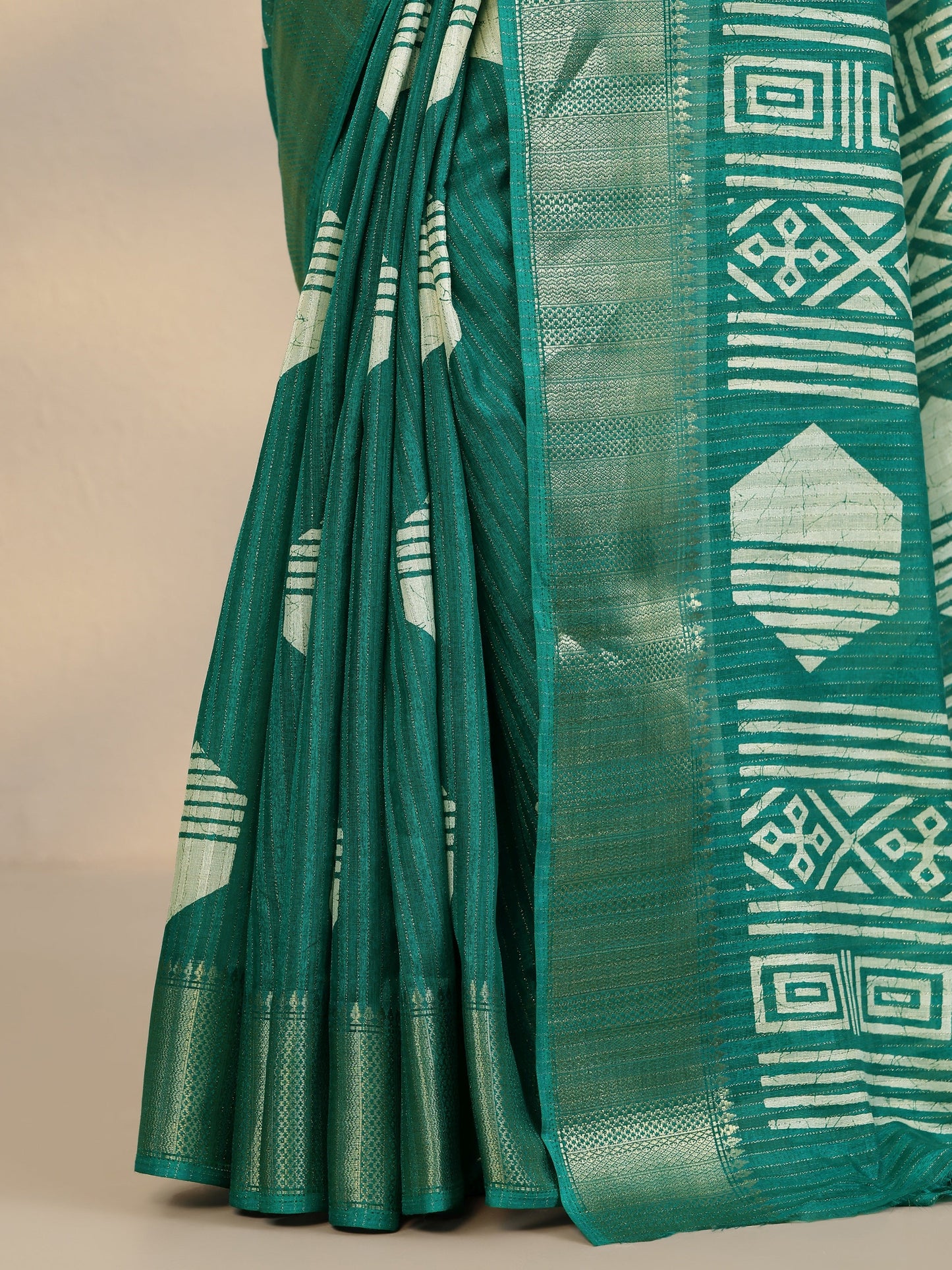 Green Printed Silk Blend Saree With Unstitched Blouse Piece