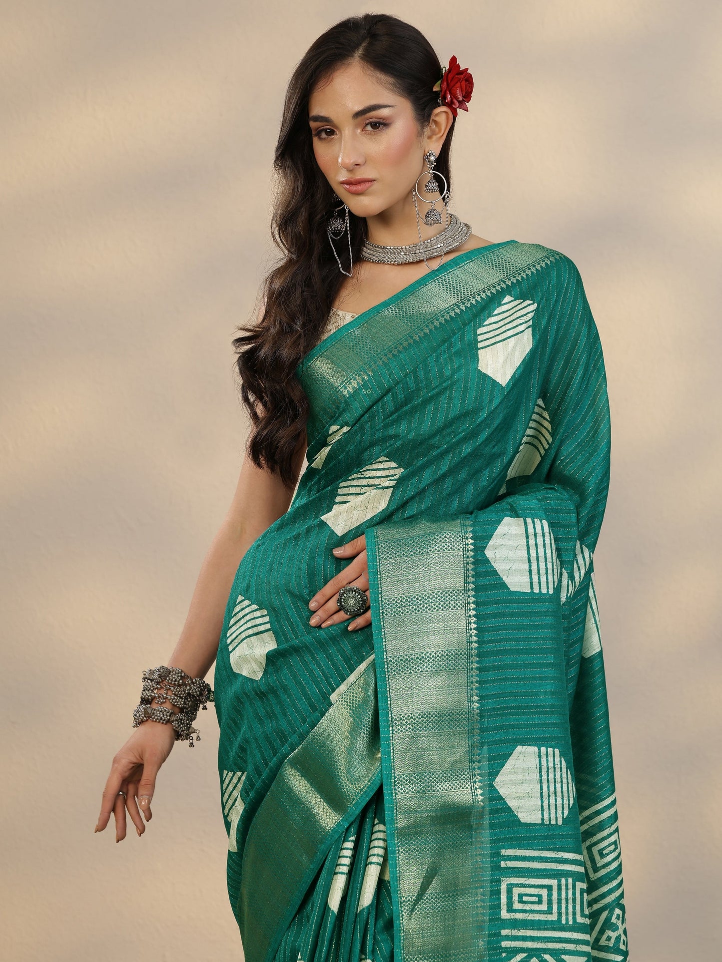 Green Printed Silk Blend Saree With Unstitched Blouse Piece
