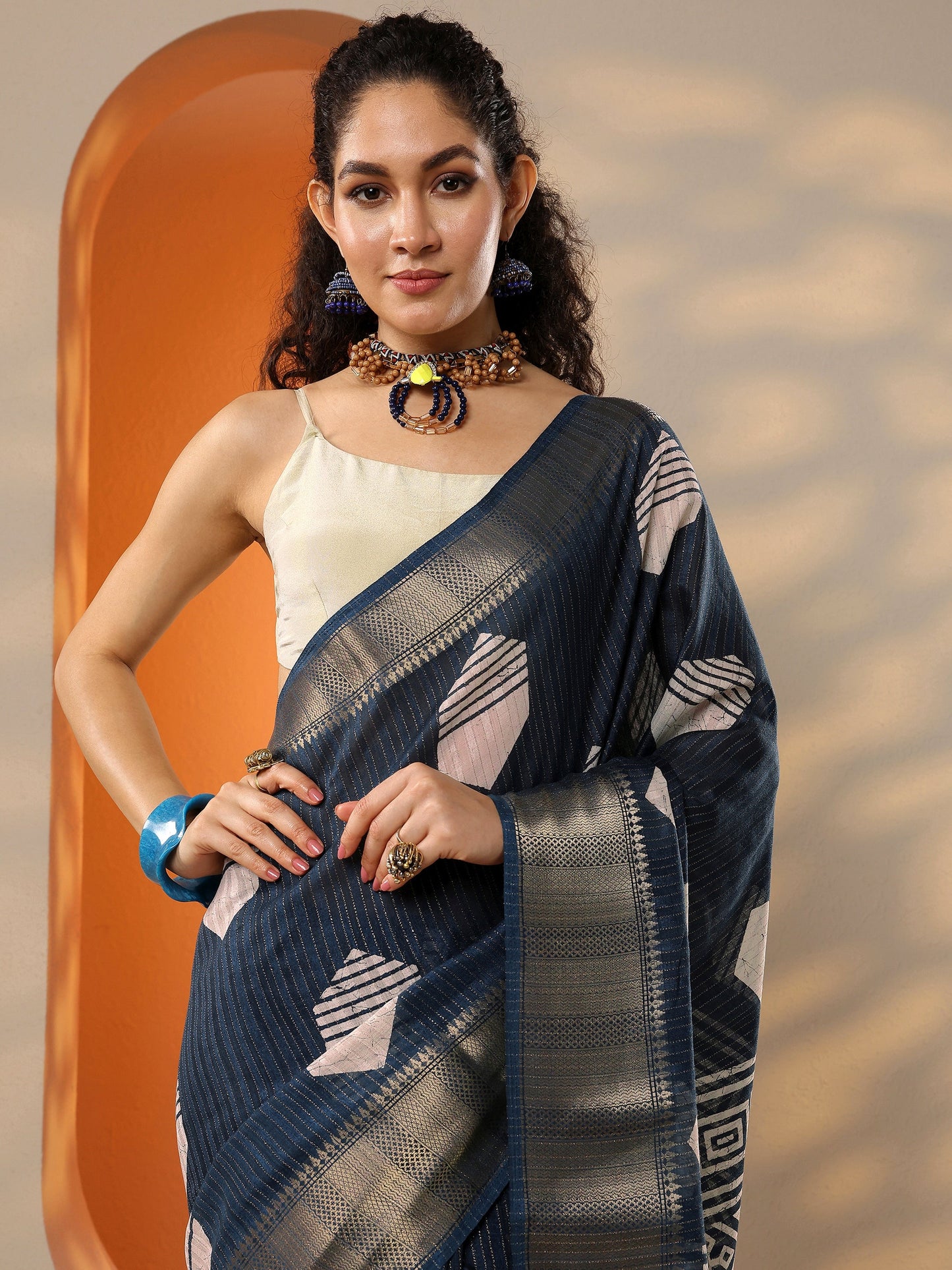 Navy Blue Printed Silk Blend Saree With Unstitched Blouse Piece