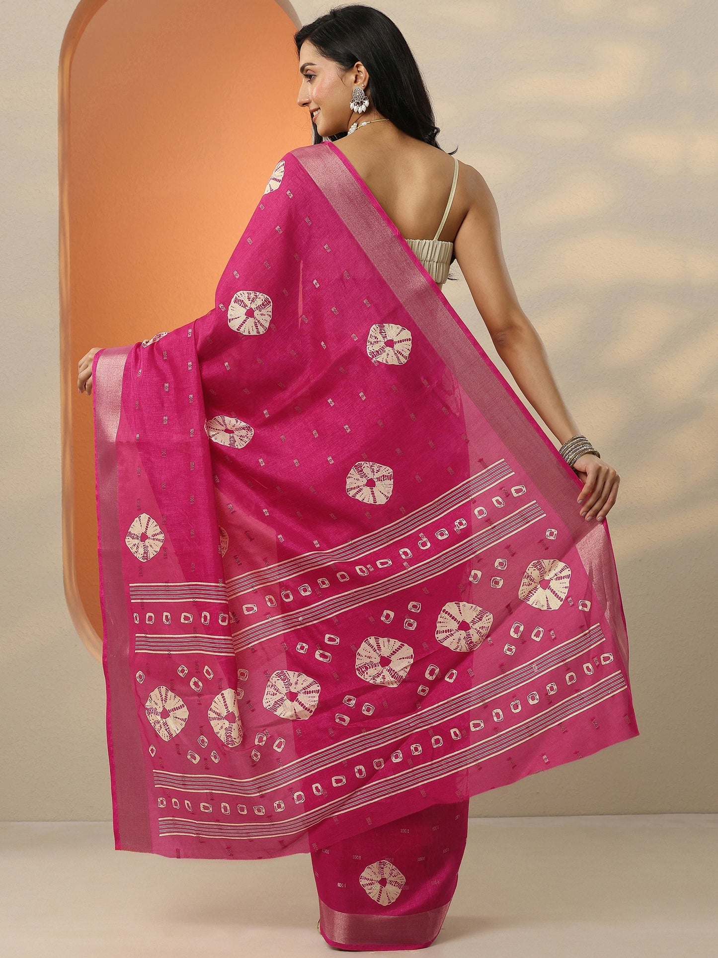 Pink Printed Silk Blend Saree With Unstitched Blouse Piece
