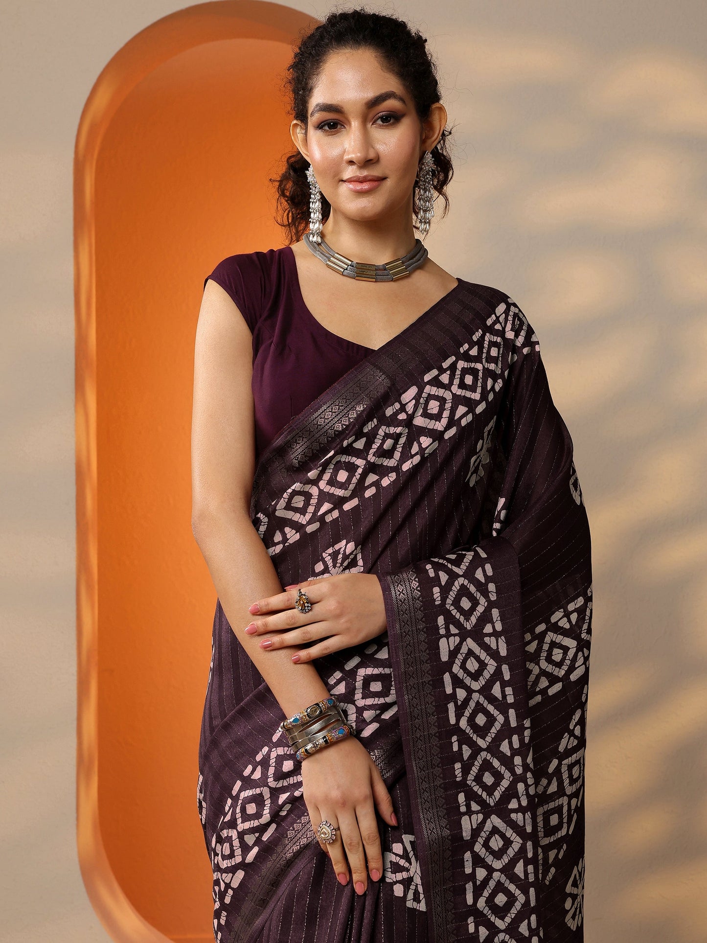 Purple Printed Silk Blend Saree With Unstitched Blouse Piece