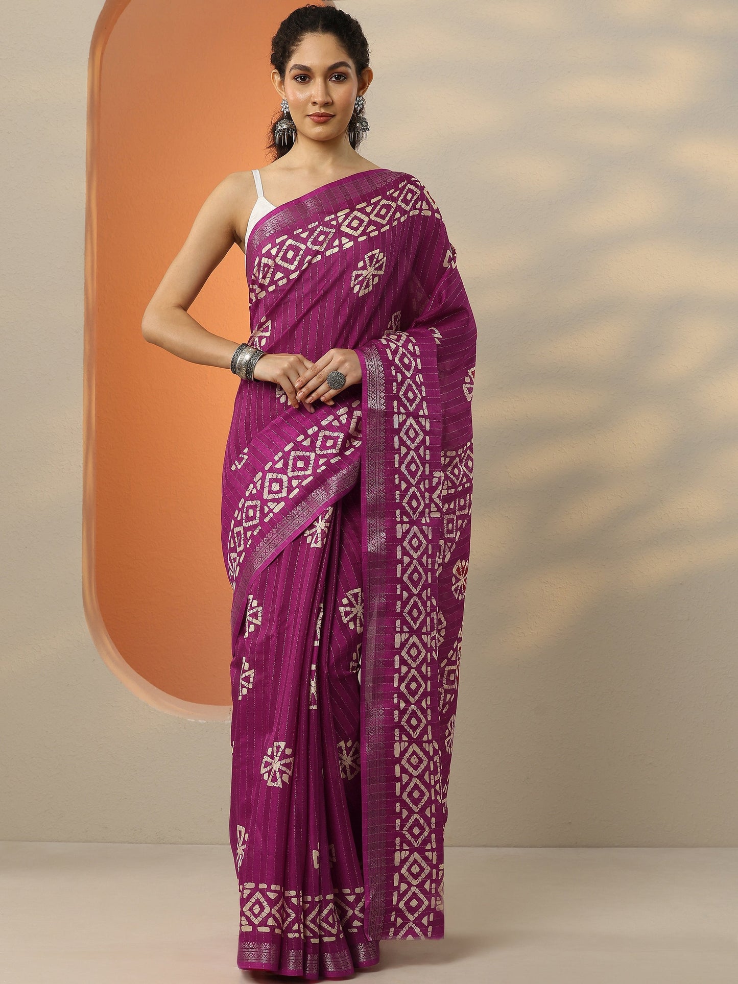 Pink Printed Silk Blend Saree With Unstitched Blouse Piece