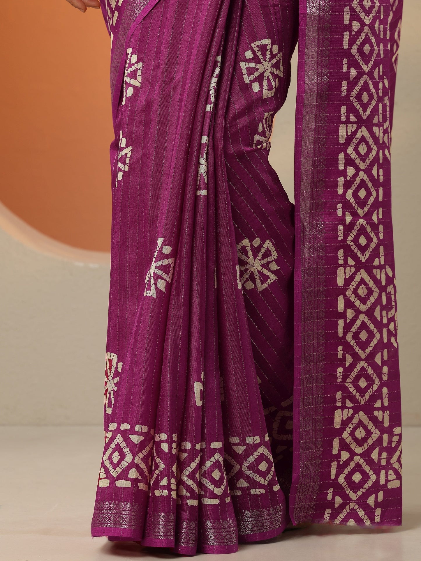 Pink Printed Silk Blend Saree With Unstitched Blouse Piece