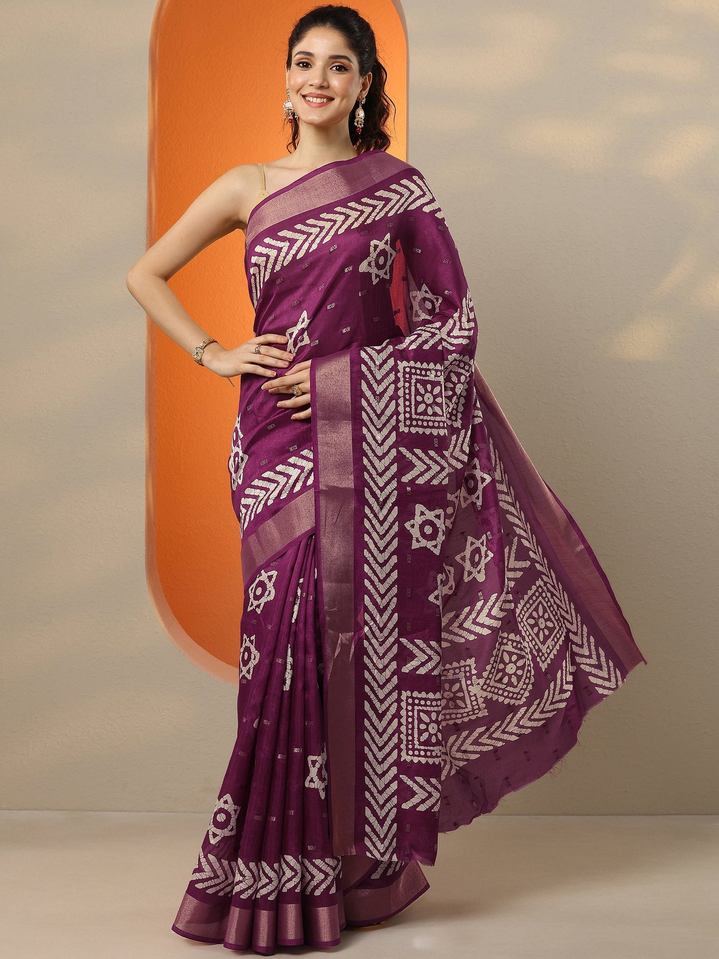 Burgundy Printed Silk Blend Saree With Unstitched Blouse Piece