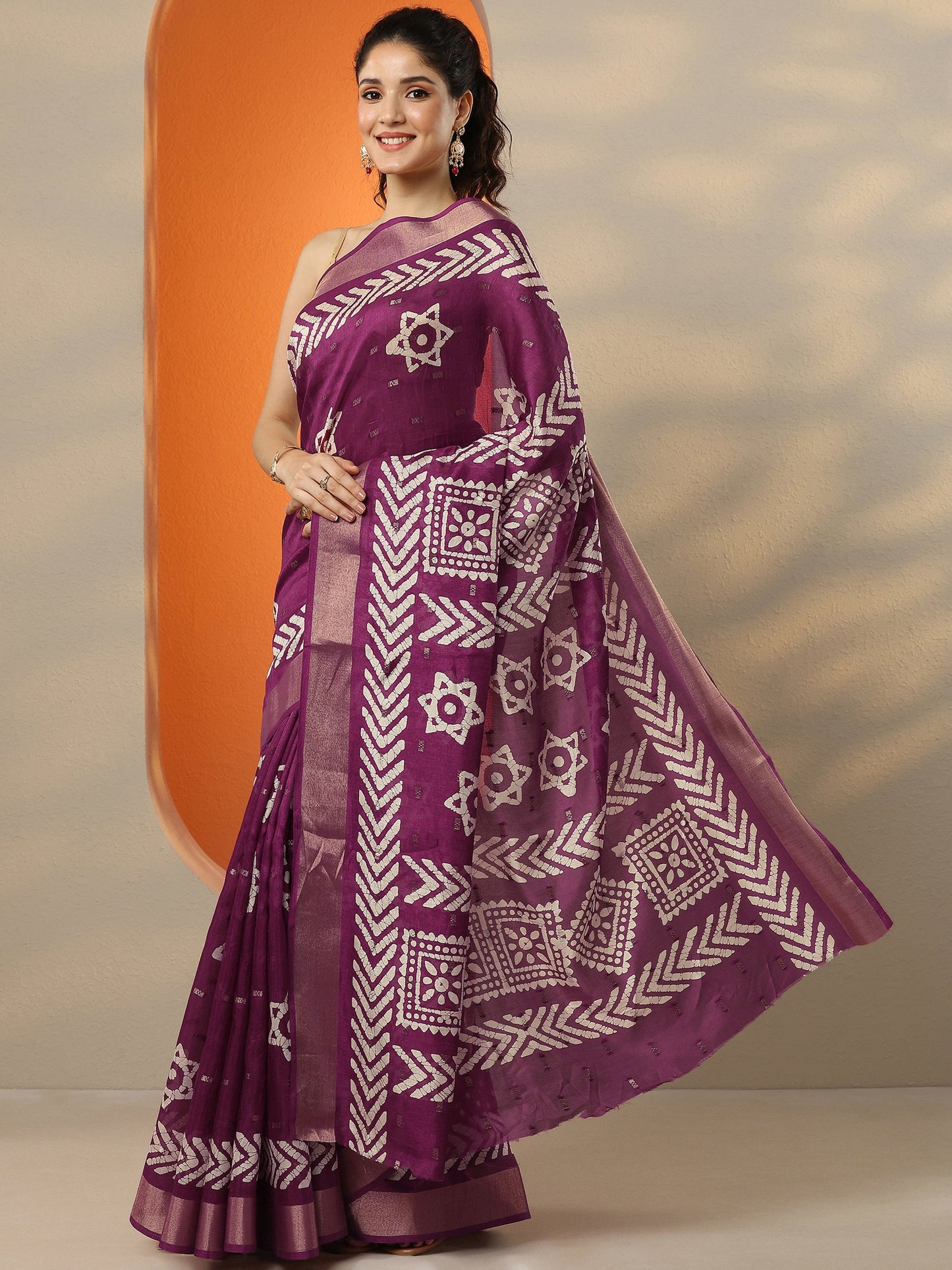 Burgundy Printed Silk Blend Saree With Unstitched Blouse Piece