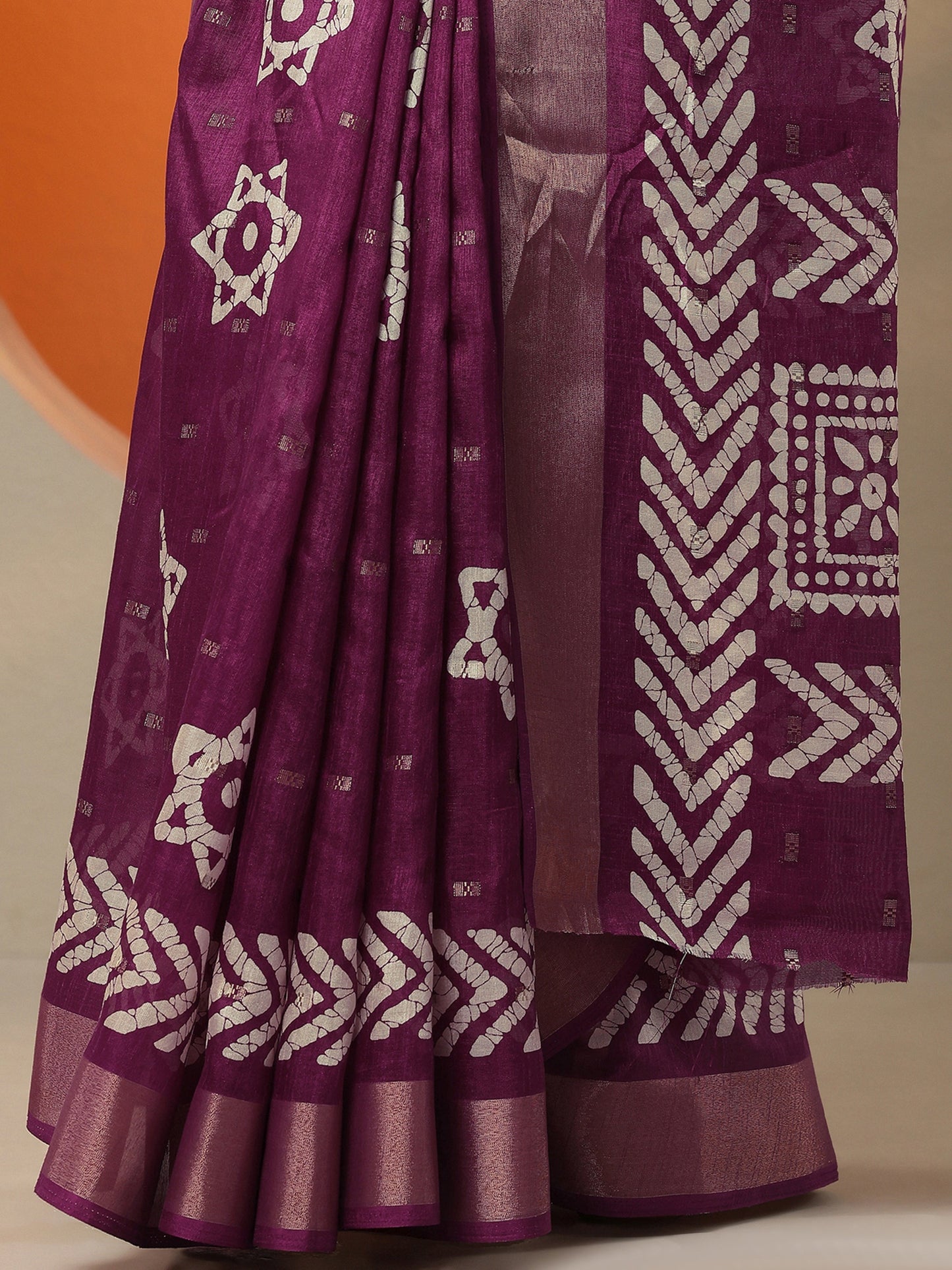 Burgundy Printed Silk Blend Saree With Unstitched Blouse Piece