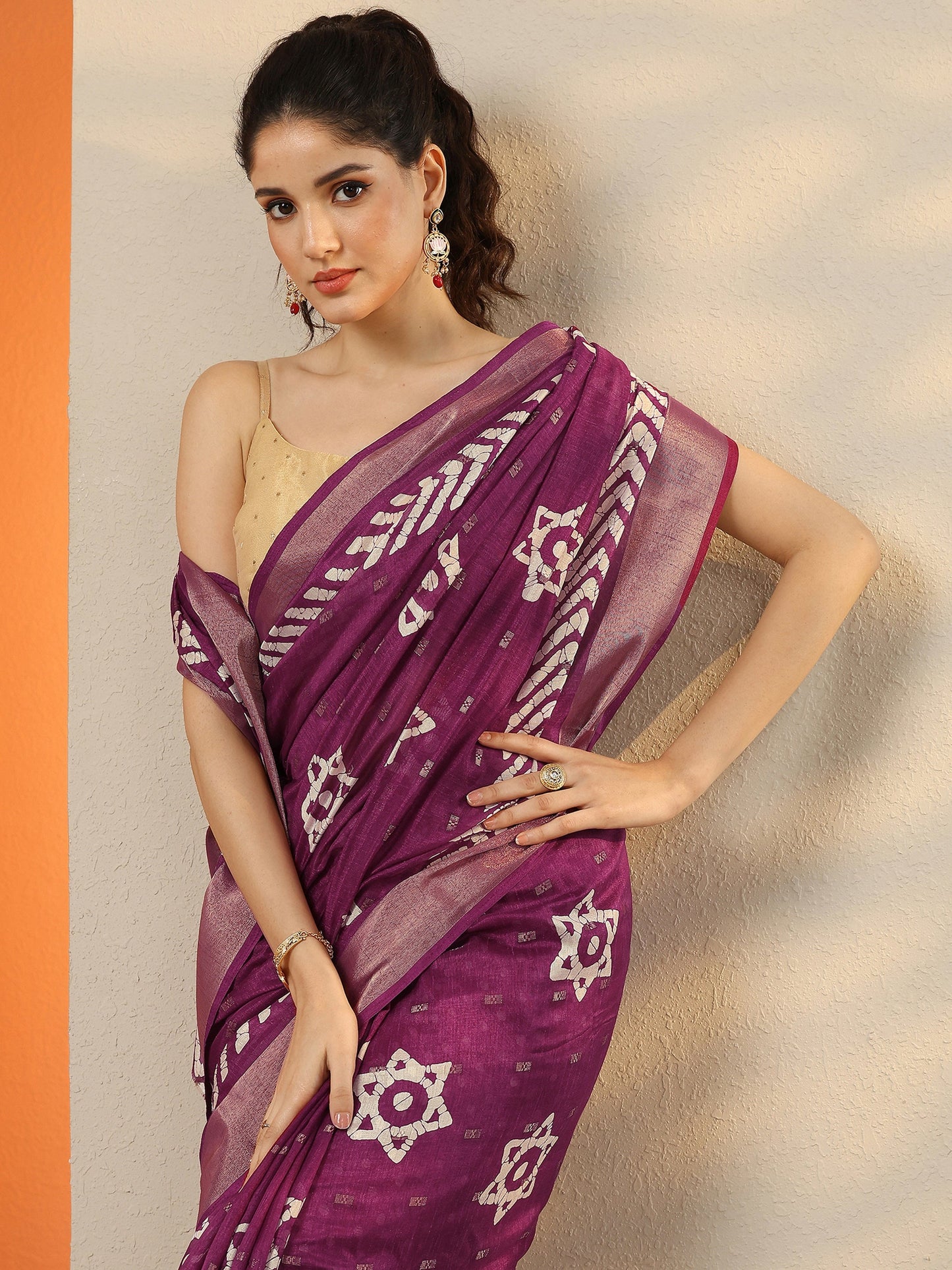 Burgundy Printed Silk Blend Saree With Unstitched Blouse Piece
