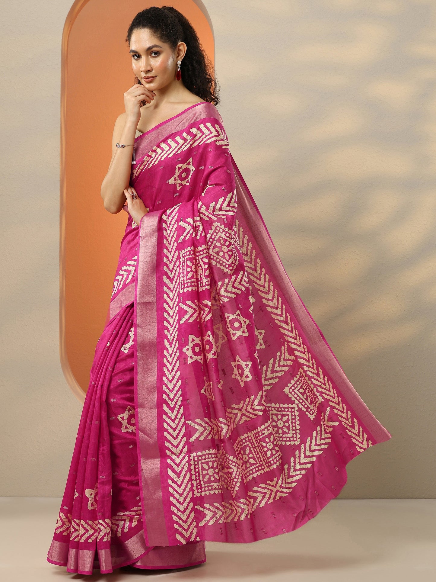Pink Printed Silk Blend Saree With Unstitched Blouse Piece