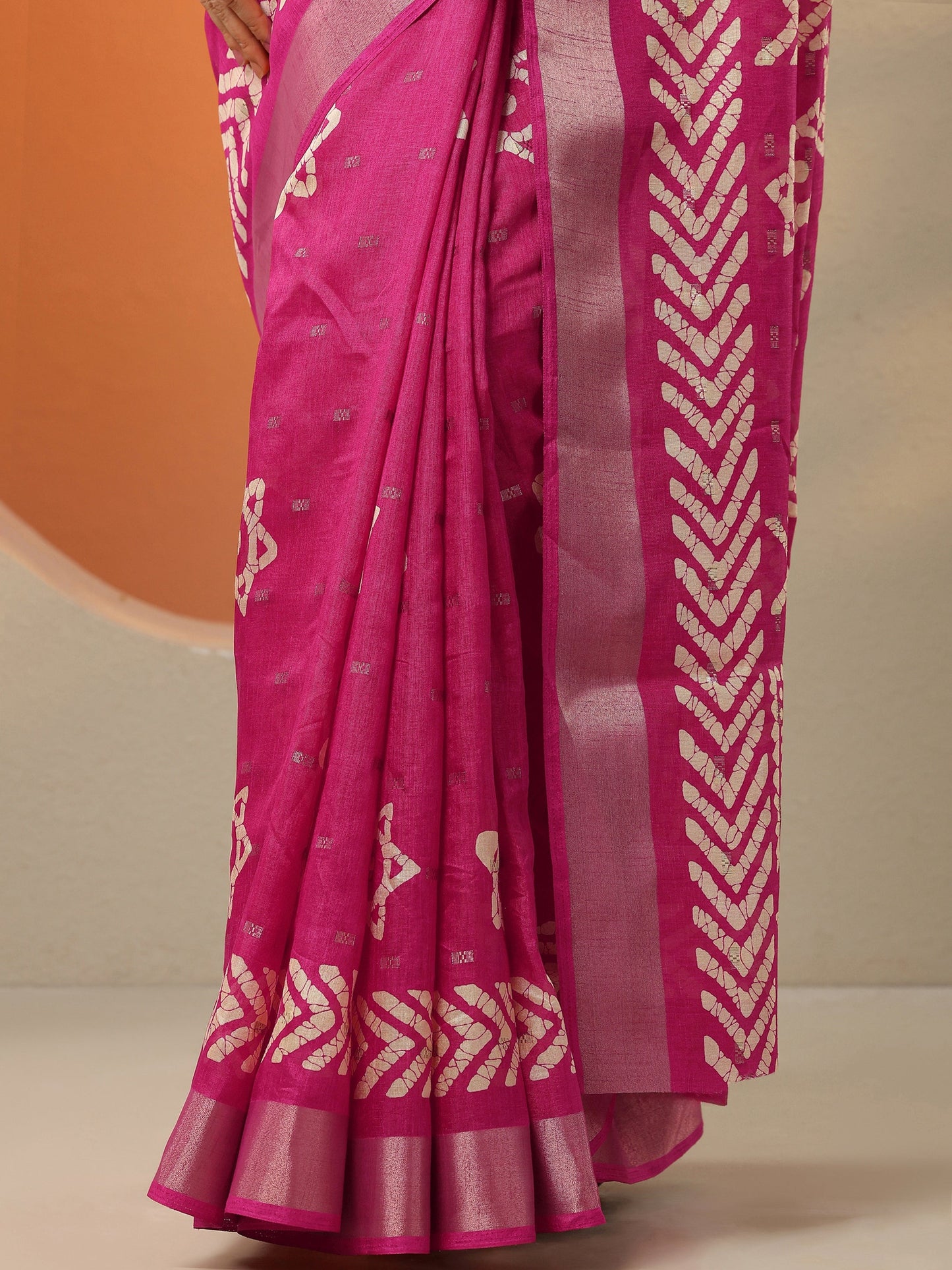 Pink Printed Silk Blend Saree With Unstitched Blouse Piece