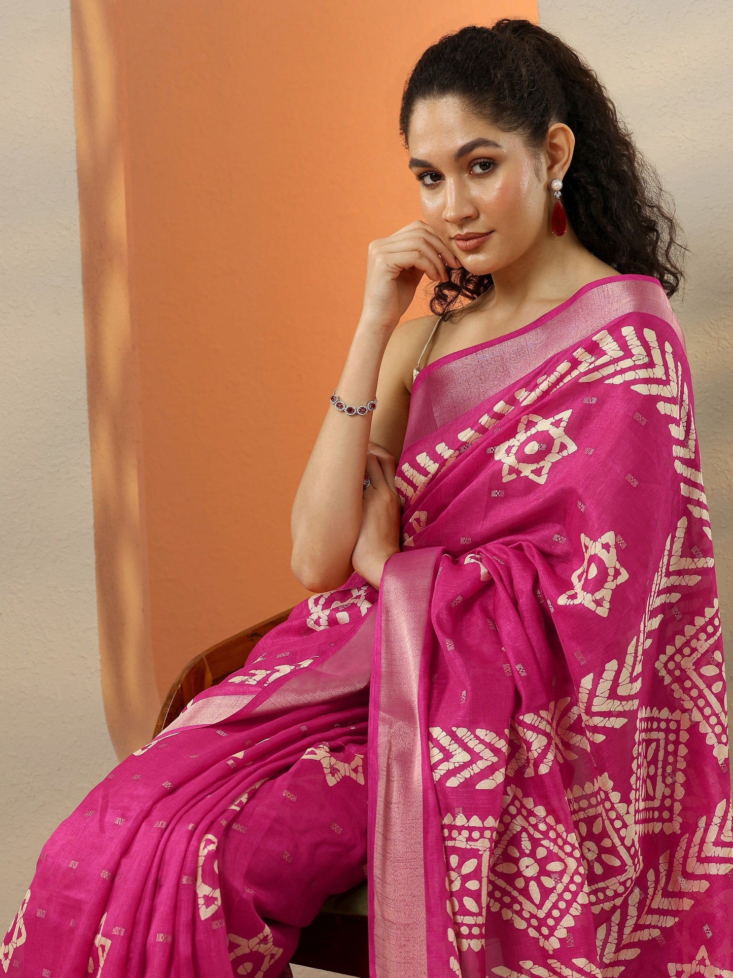 Pink Printed Silk Blend Saree With Unstitched Blouse Piece