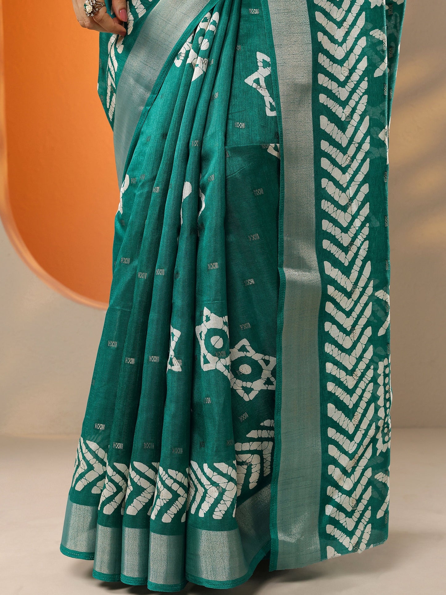 Green Printed Silk Blend Saree With Unstitched Blouse Piece