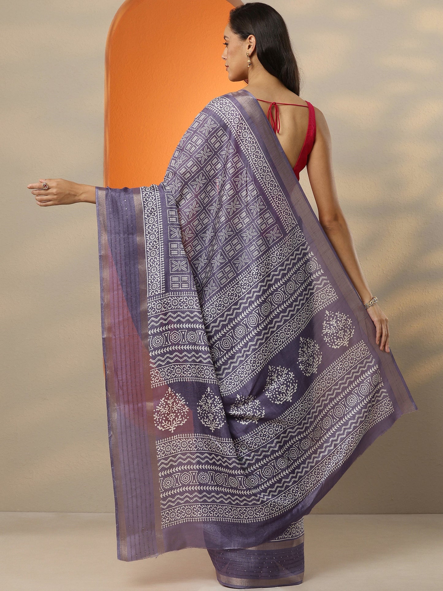 Lavender Printed Silk Blend Saree With Unstitched Blouse Piece