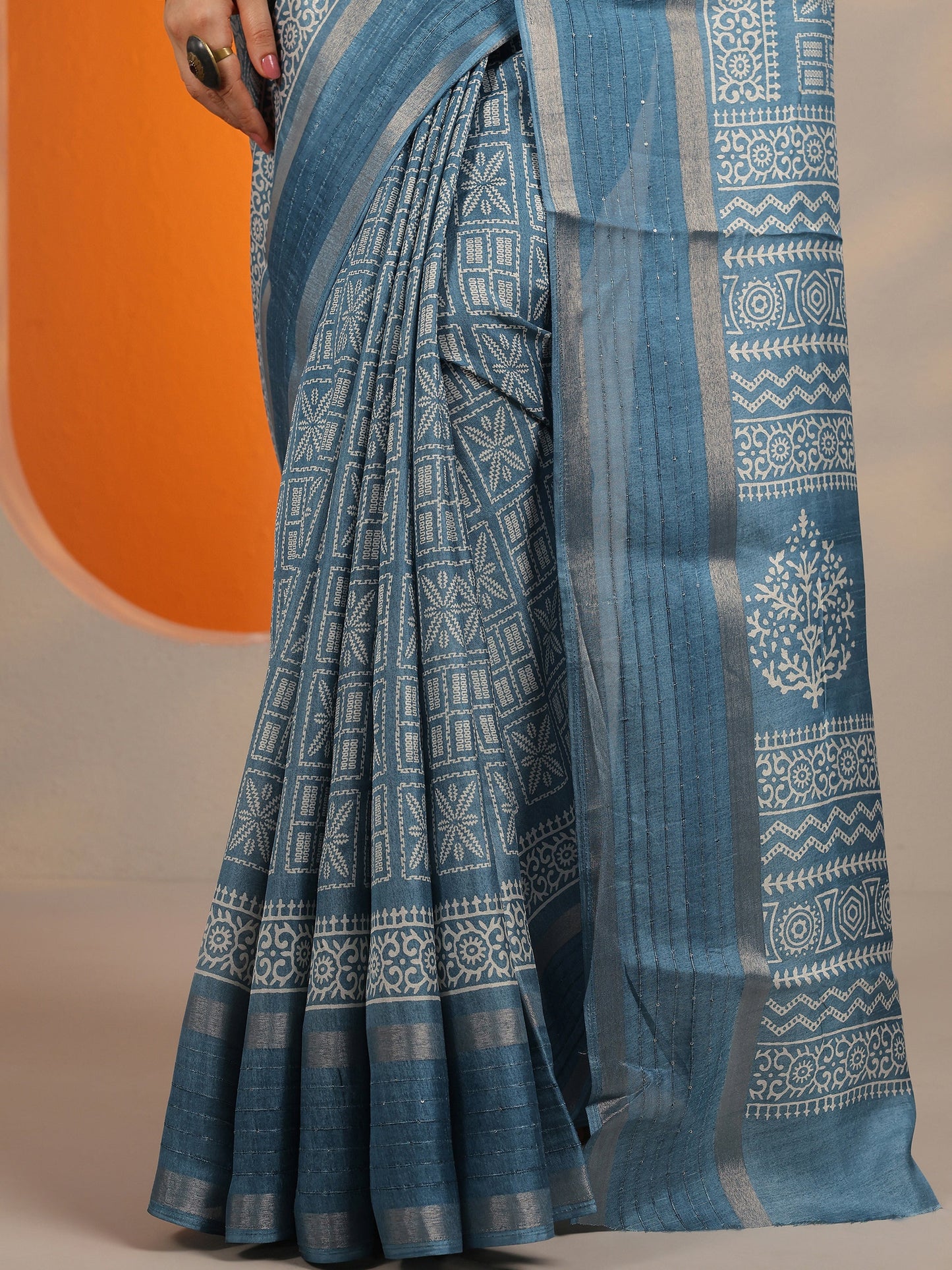 Blue Printed Silk Blend Saree With Unstitched Blouse Piece
