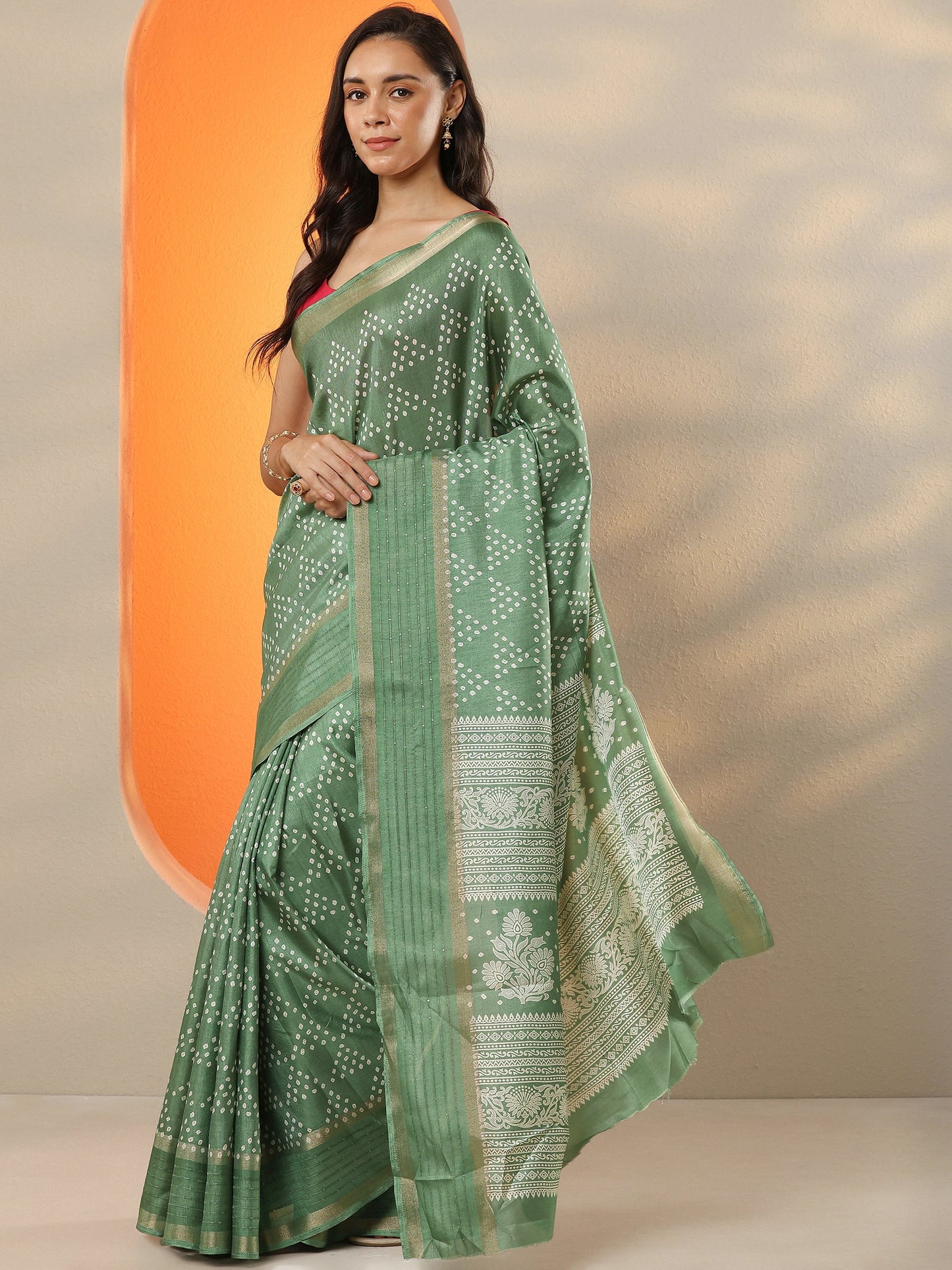 Green Bandhani Printed Silk Blend Saree With Unstitched Blouse Piece