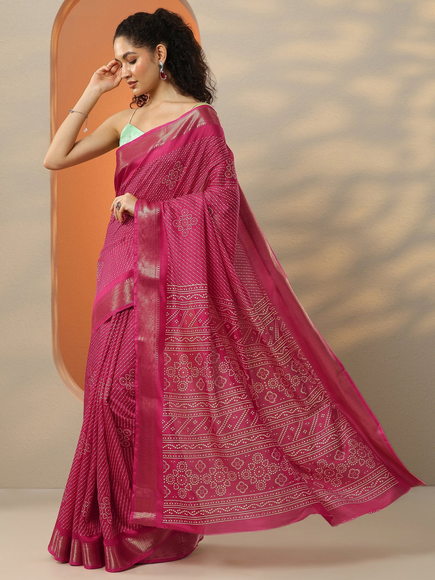 Coral Bandhani Printed Silk Blend Saree With Unstitched Blouse Piece