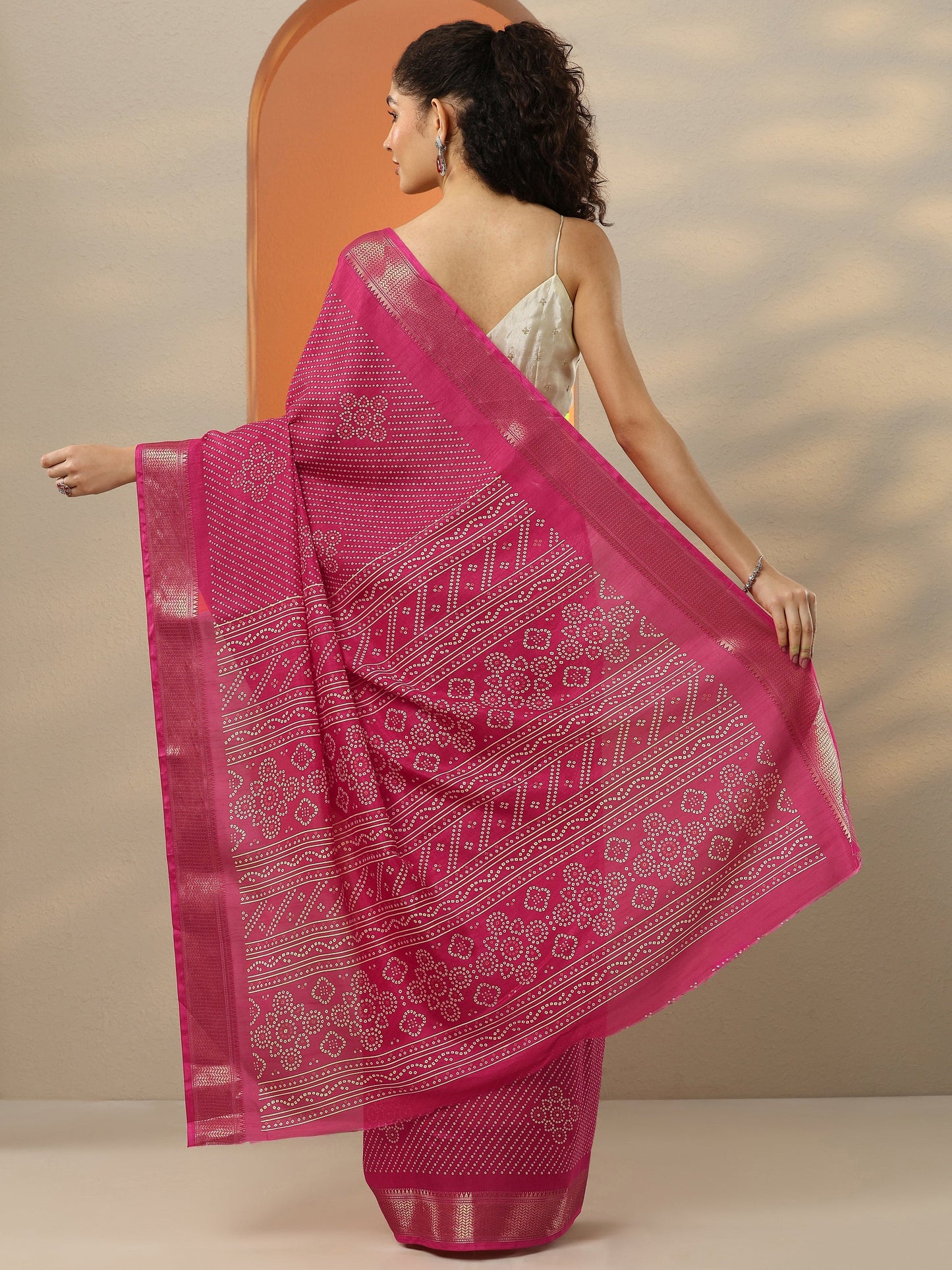 Coral Bandhani Printed Silk Blend Saree With Unstitched Blouse Piece