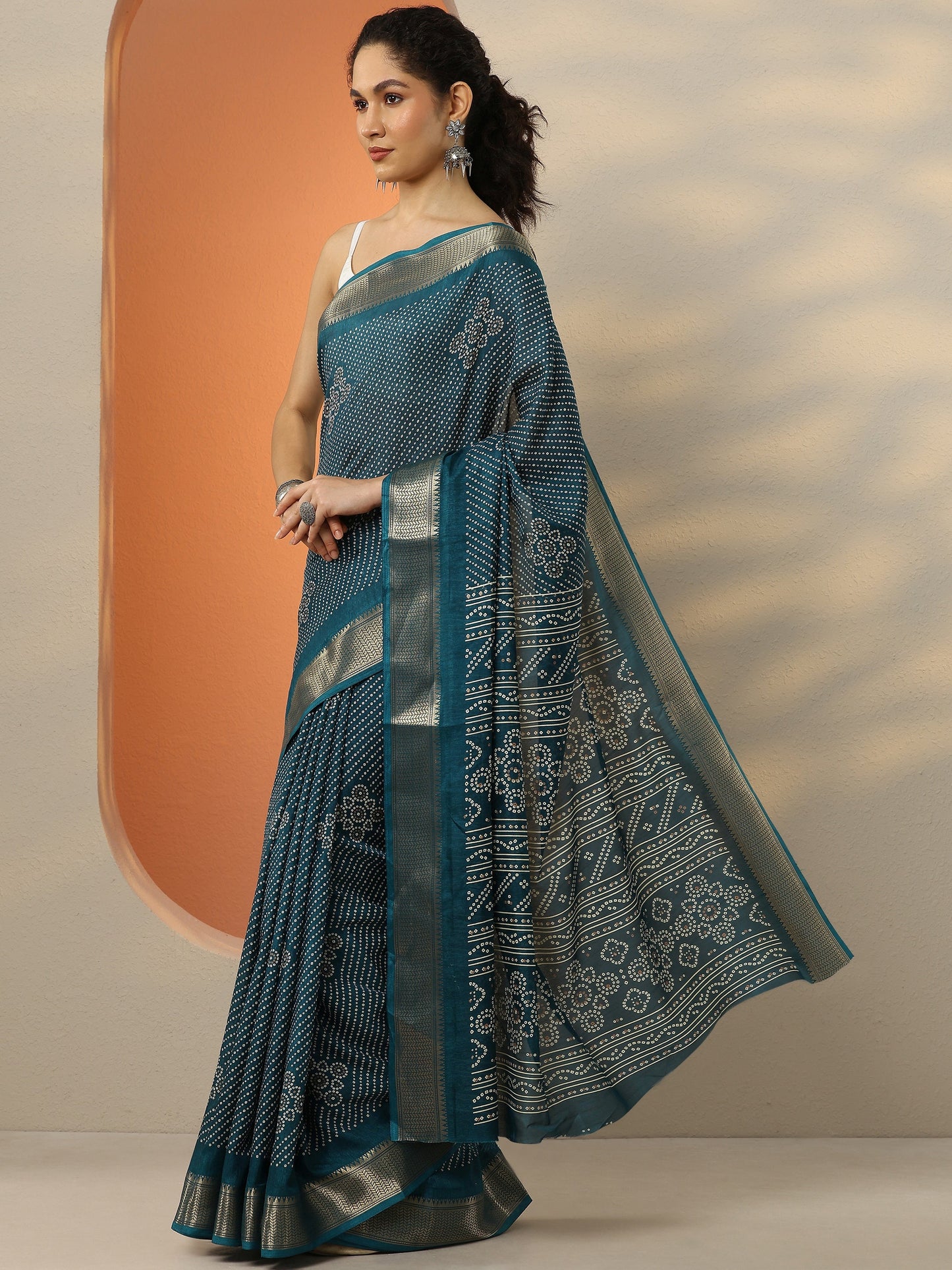 Blue Bandhani Printed Silk Blend Saree With Unstitched Blouse Piece