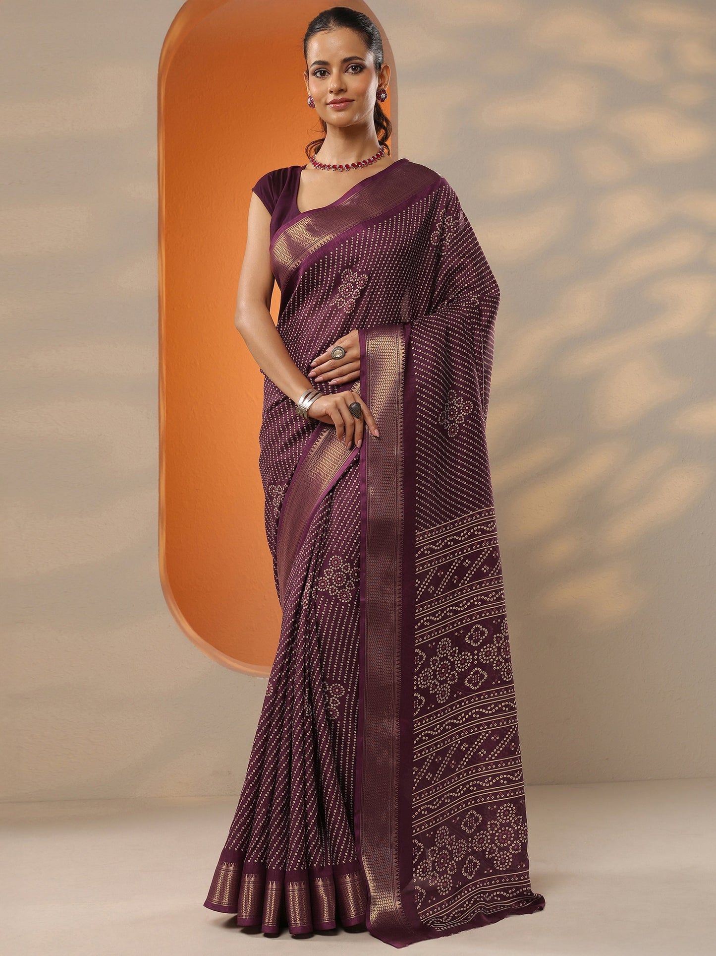 Burgundy Bandhani Printed Silk Blend Saree With Unstitched Blouse Piece