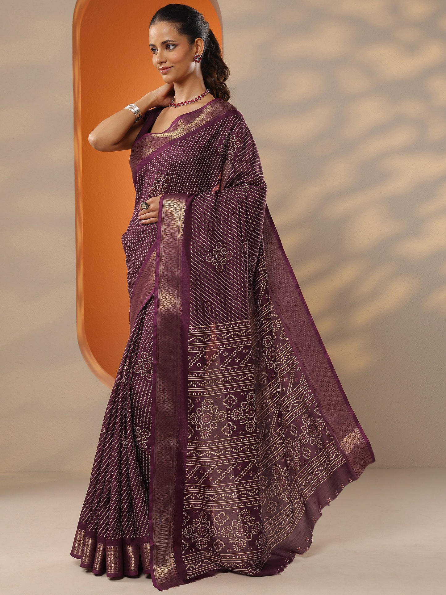 Burgundy Bandhani Printed Silk Blend Saree With Unstitched Blouse Piece
