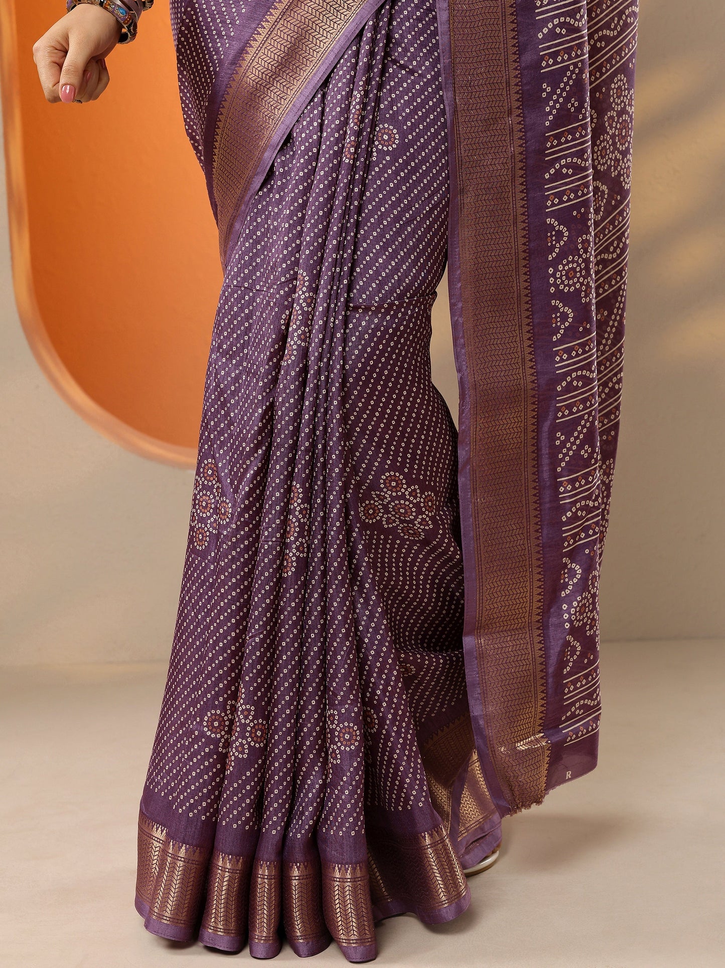 Purple Bandhani Printed Silk Blend Saree With Unstitched Blouse Piece