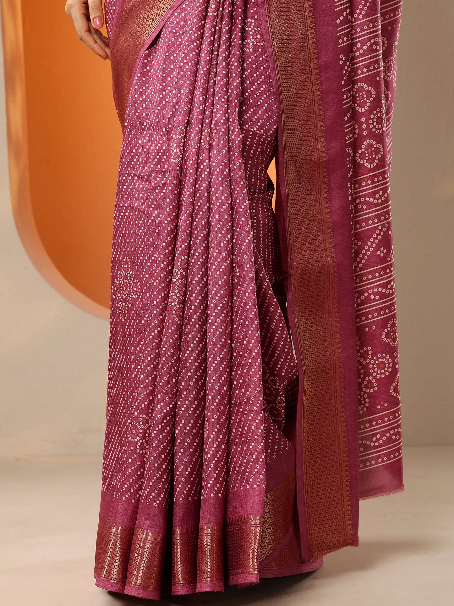 Mauve Bandhani Printed Silk Blend Saree With Unstitched Blouse Piece