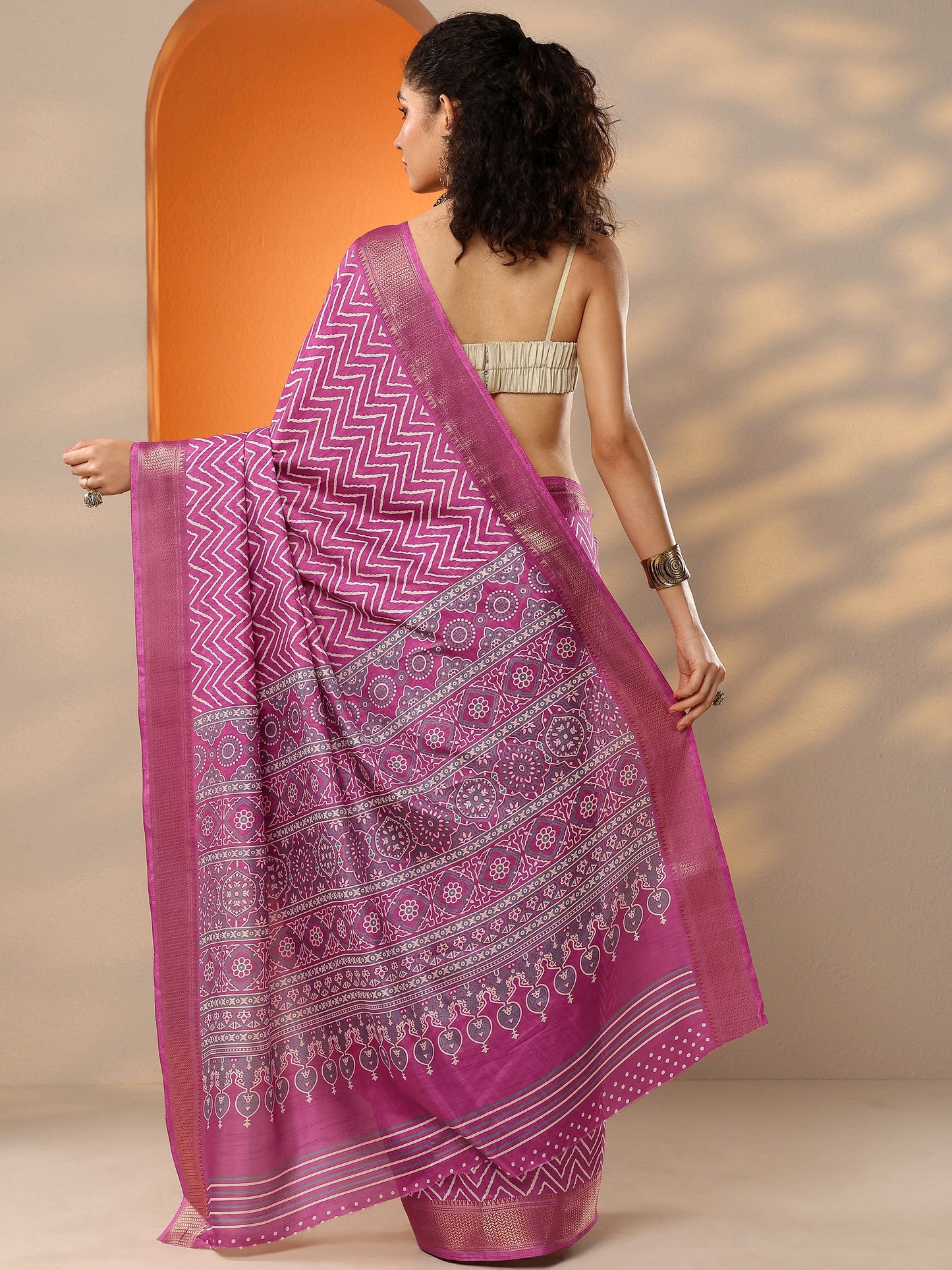Pink Leheriya Printed Silk Blend Saree With Unstitched Blouse Piece