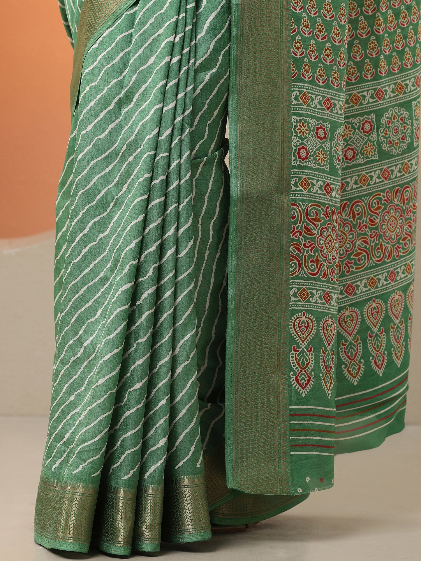 Green Leheriya Printed Silk Blend Saree With Unstitched Blouse Piece