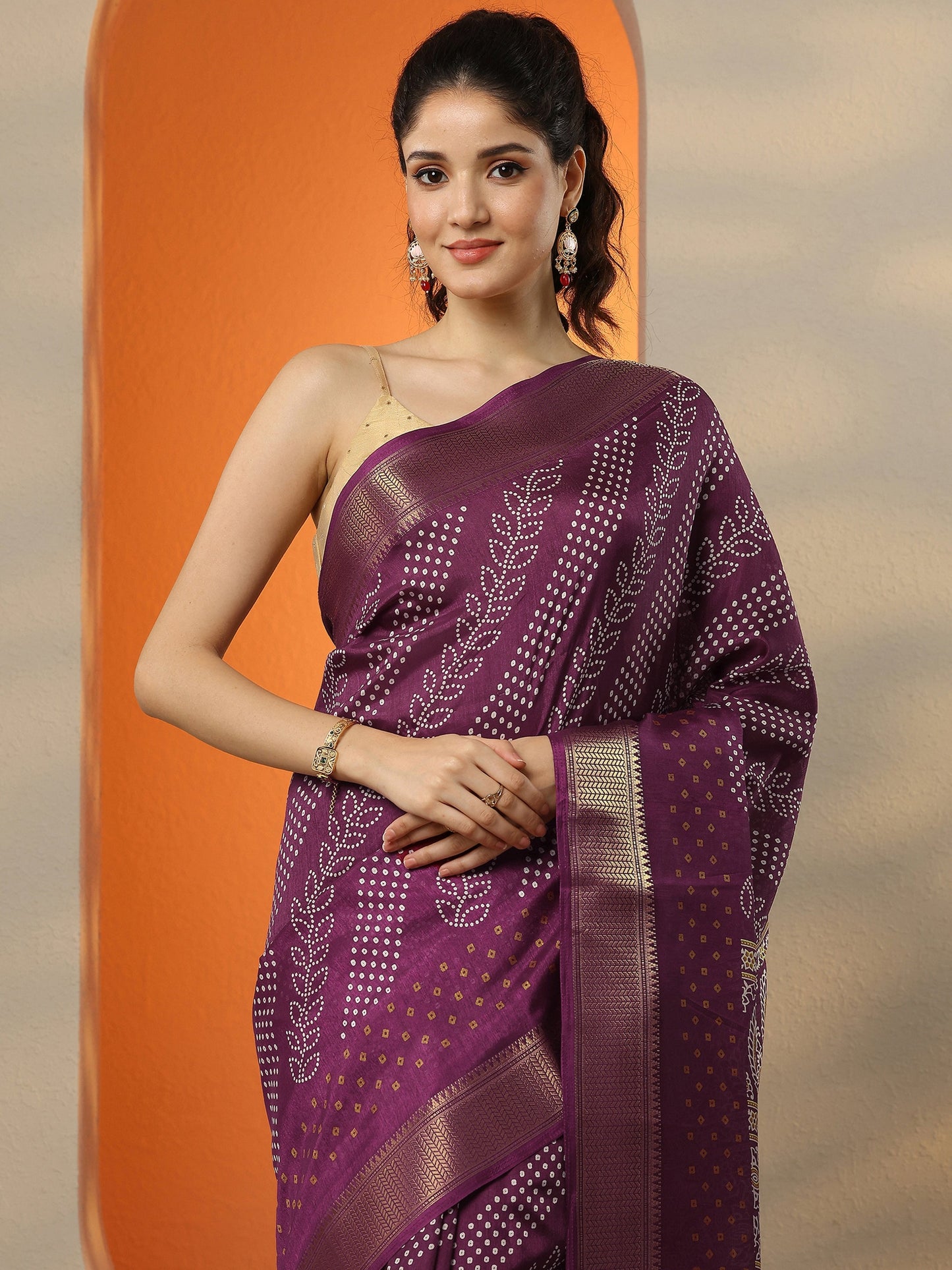 Burgundy Bandhani Printed Silk Blend Saree With Unstitched Blouse Piece