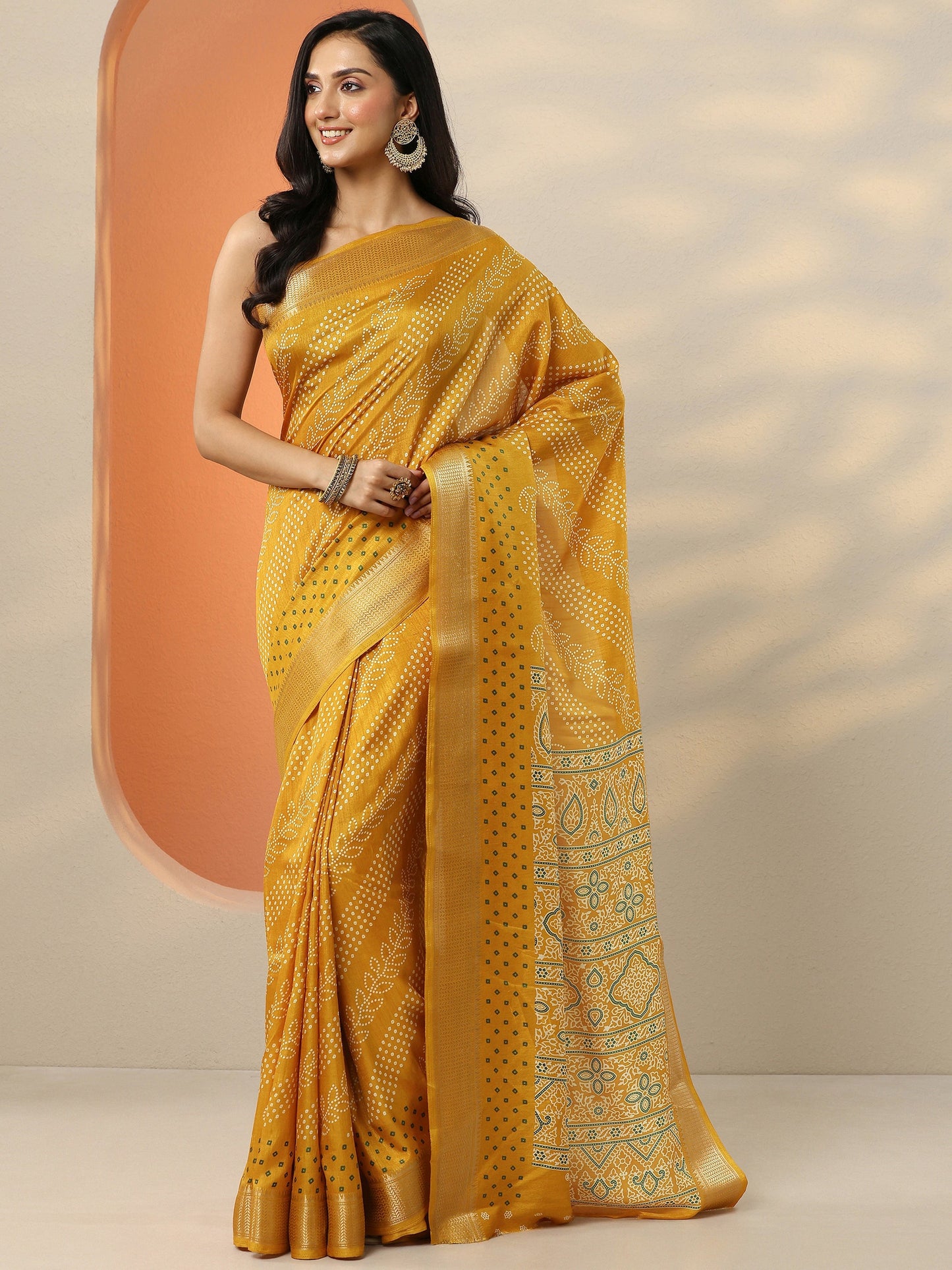 Mustard Bandhani Printed Silk Blend Saree With Unstitched Blouse Piece