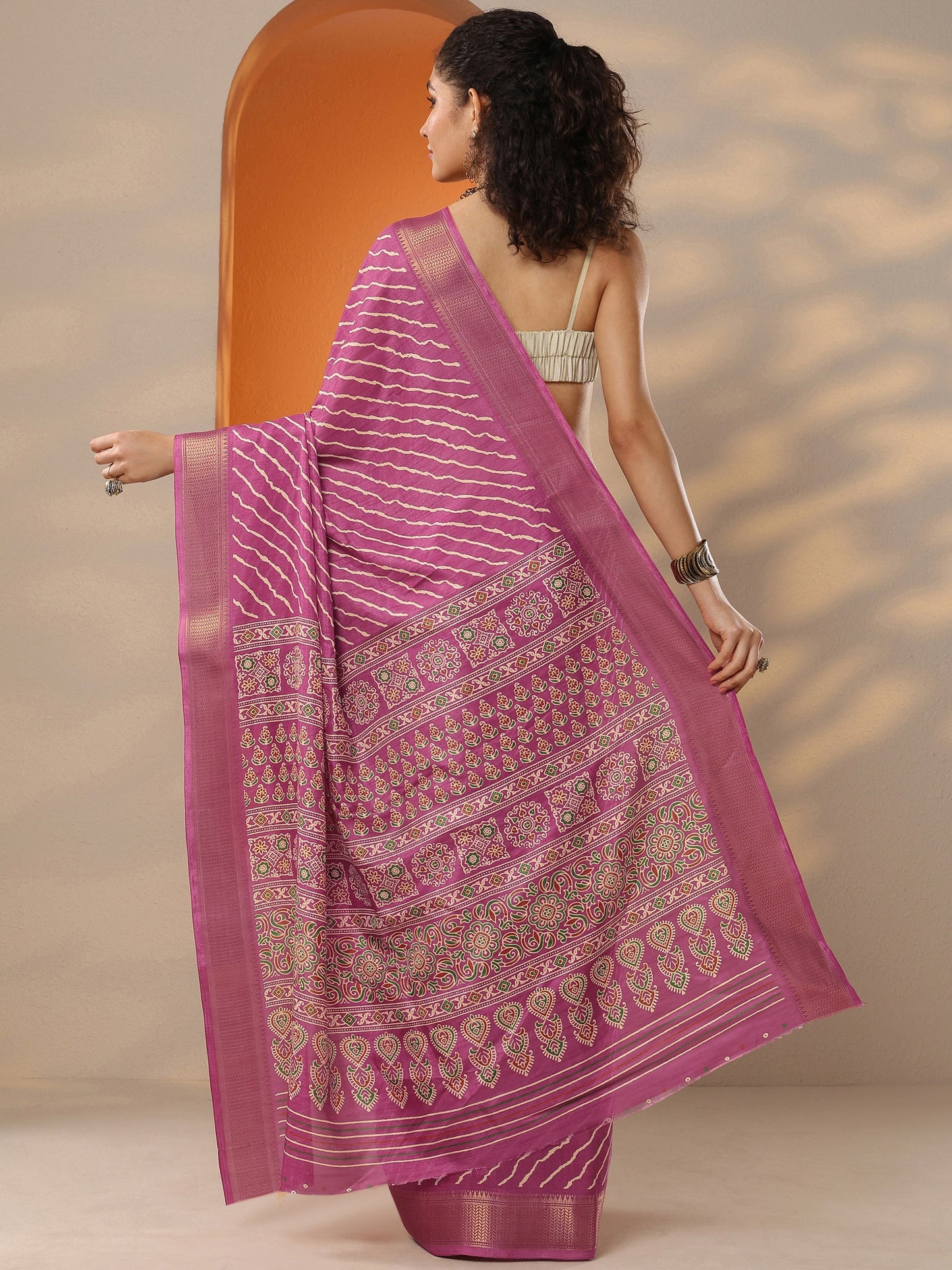 Pink Leheriya Printed Silk Blend Saree With Unstitched Blouse Piece