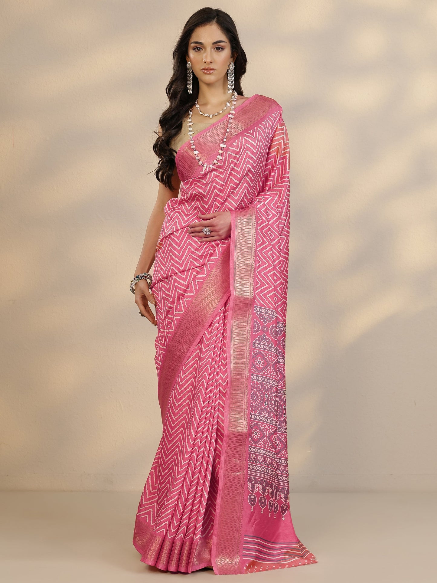 Coral Printed Silk Blend Saree With Unstitched Blouse Piece