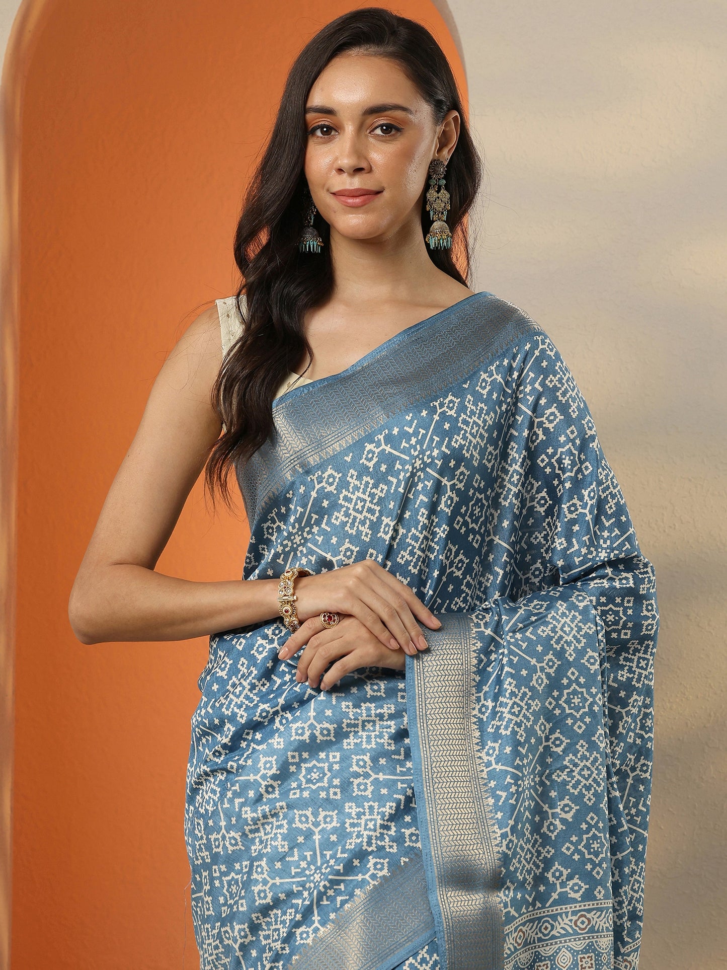 Blue Printed Silk Blend Saree With Unstitched Blouse Piece
