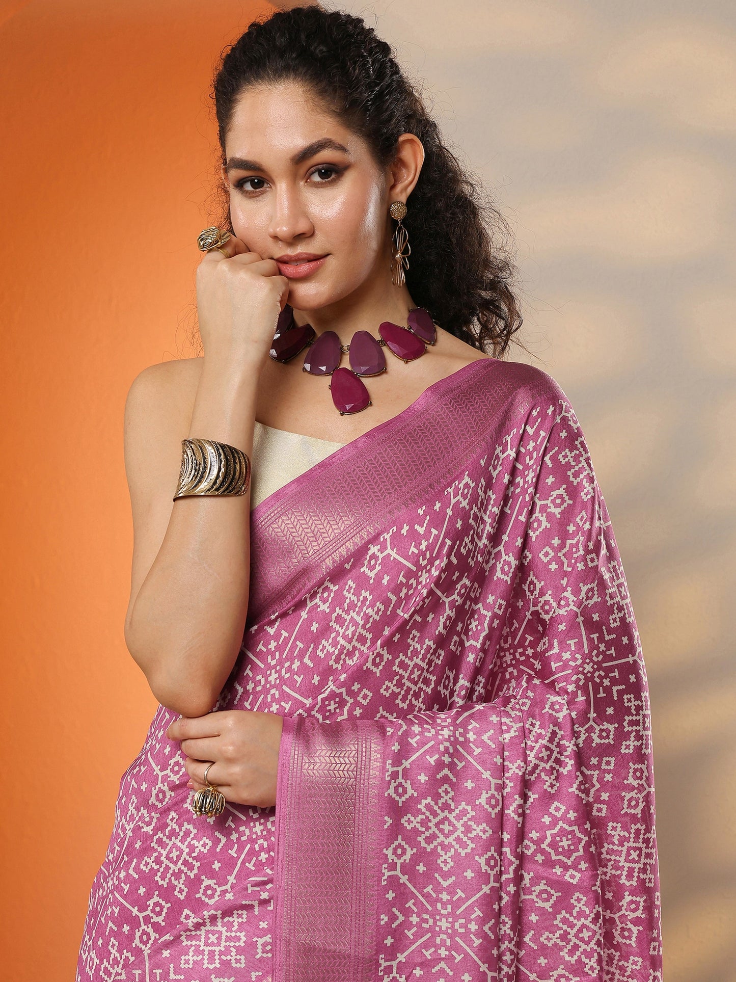 Pink Printed Silk Blend Saree With Unstitched Blouse Piece
