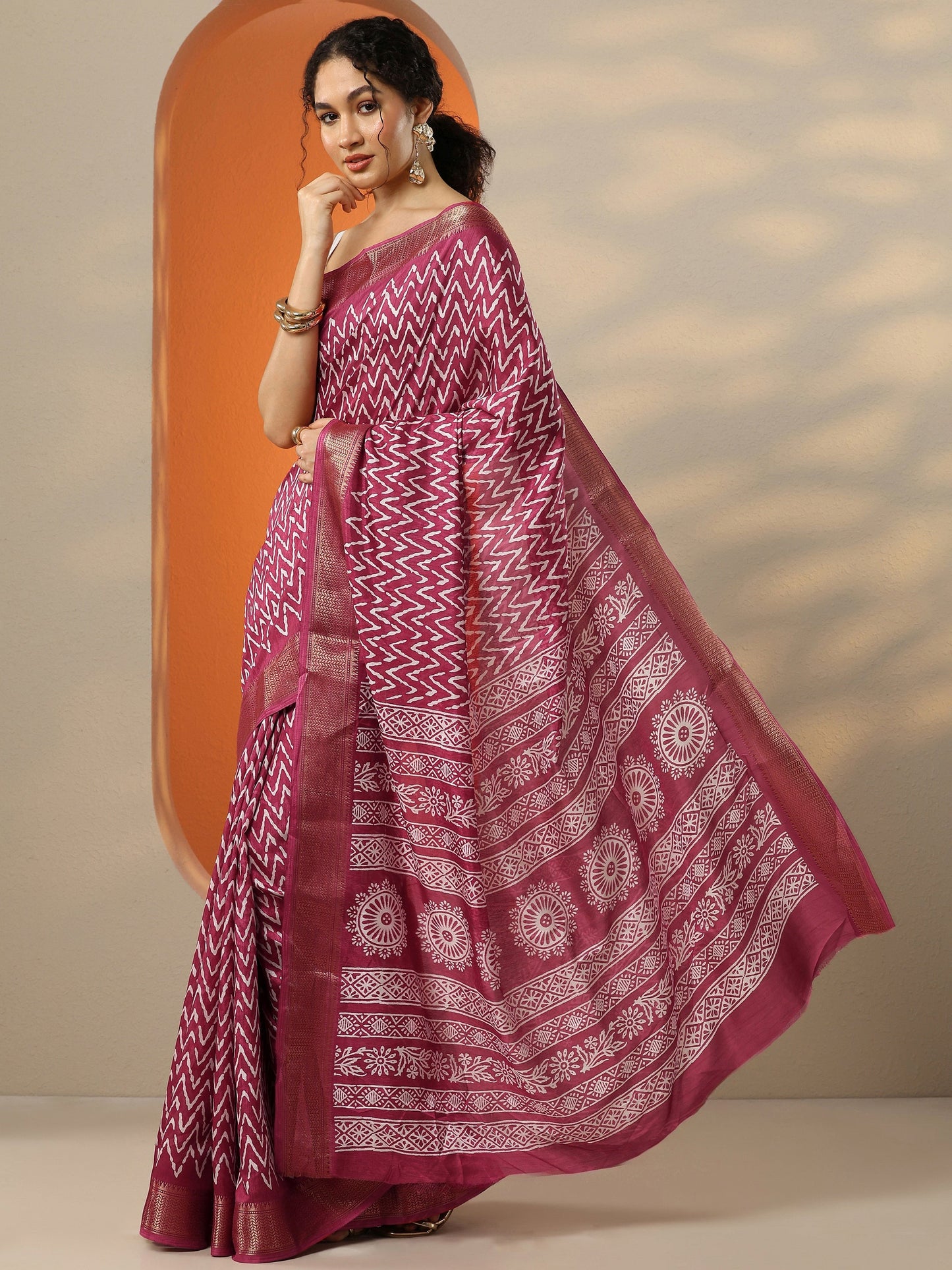 Pink Leheriya Printed Silk Blend Saree With Unstitched Blouse Piece