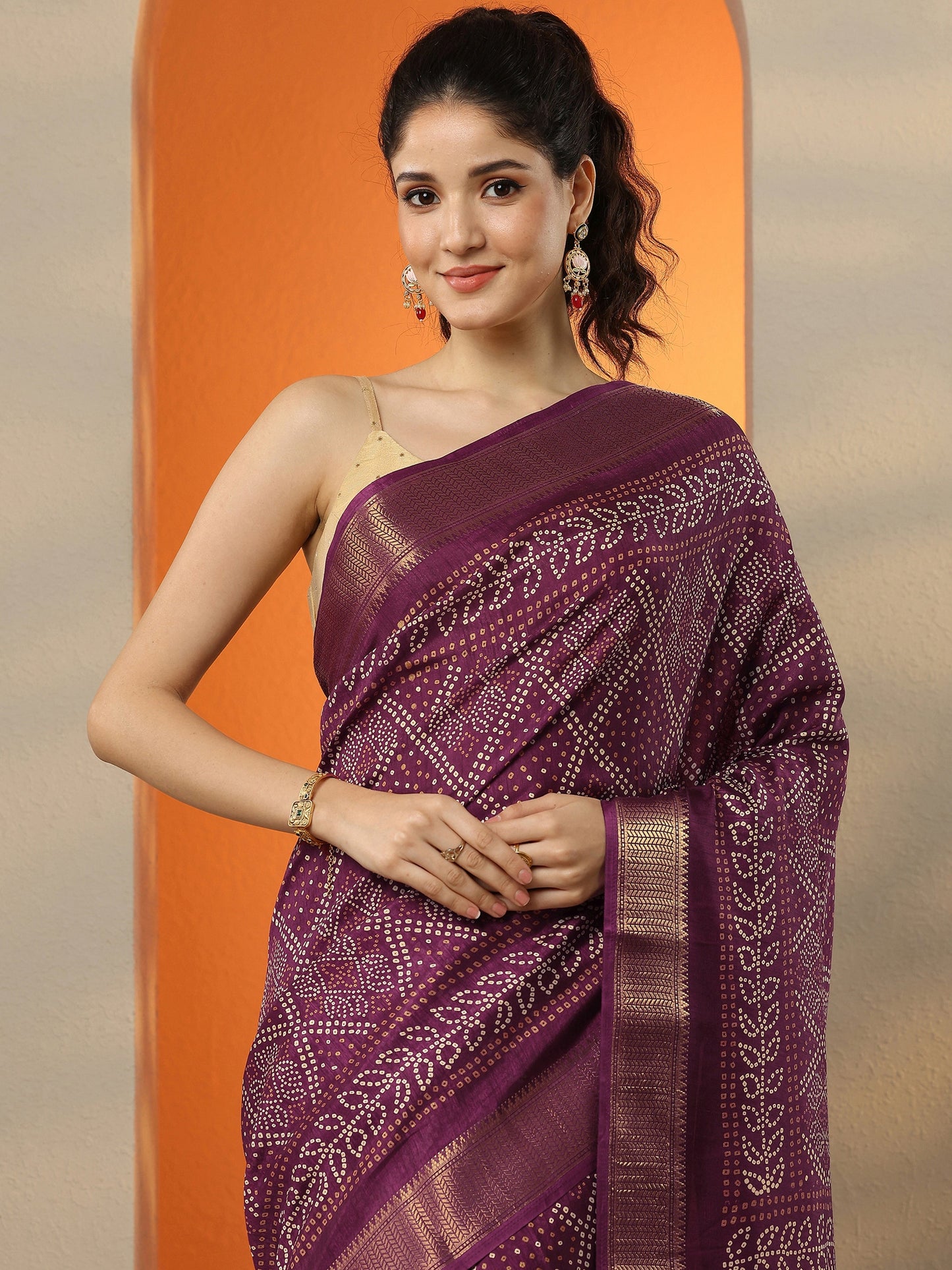 Maroon Bandhani Printed Silk Blend Saree With Unstitched Blouse Piece