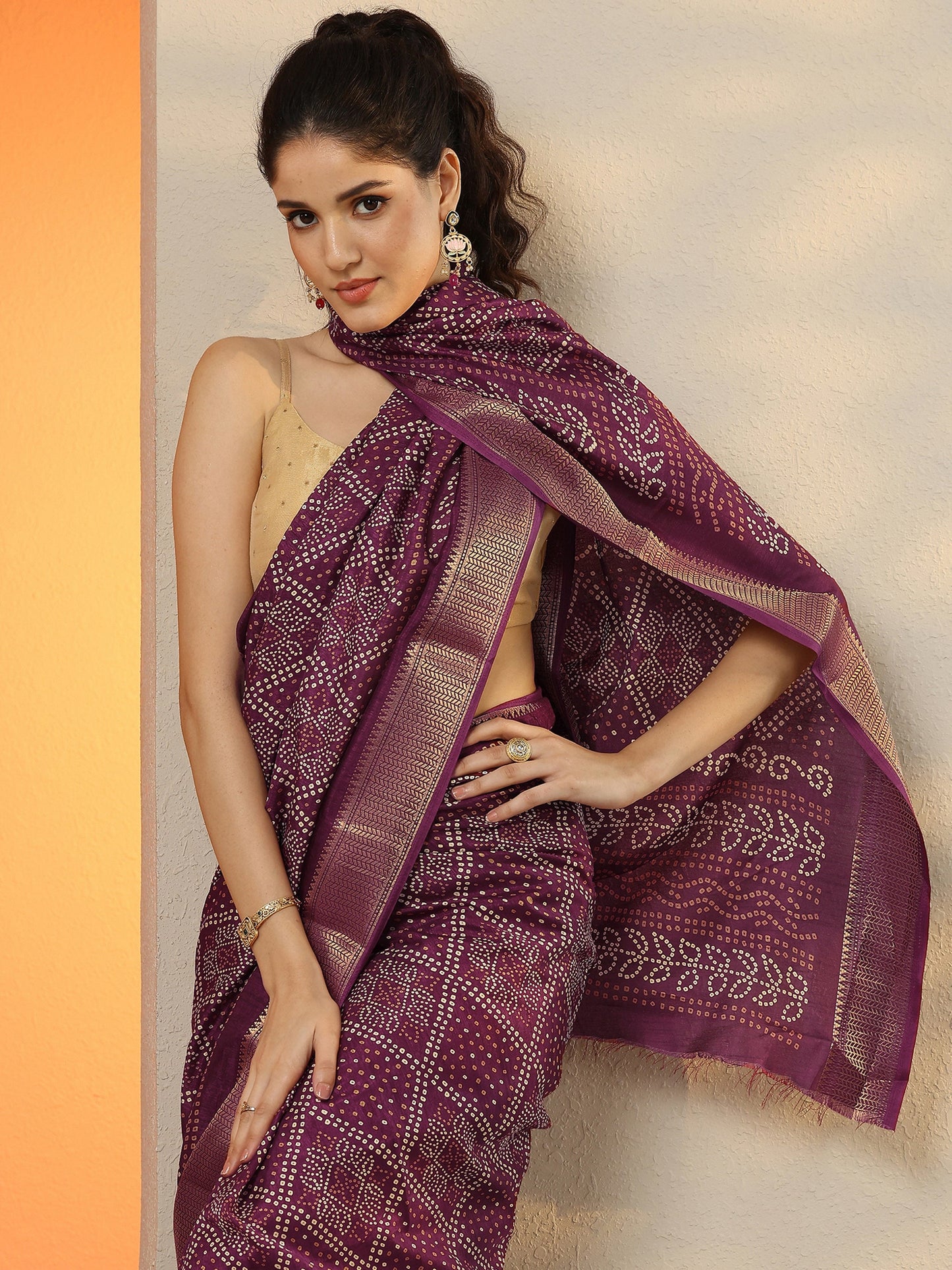 Maroon Bandhani Printed Silk Blend Saree With Unstitched Blouse Piece