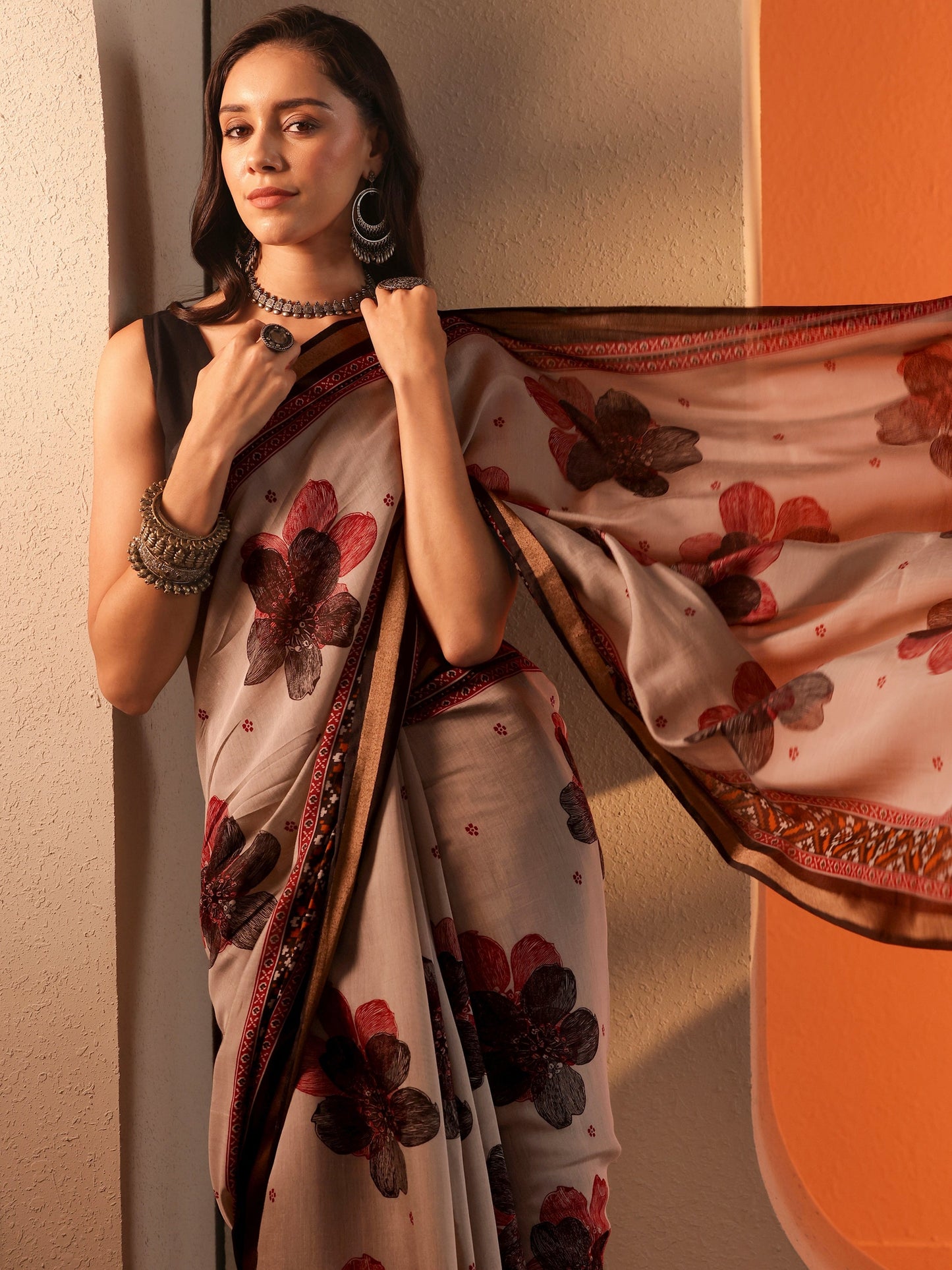Grey Printed Silk Blend Saree With Unstitched Blouse Piece