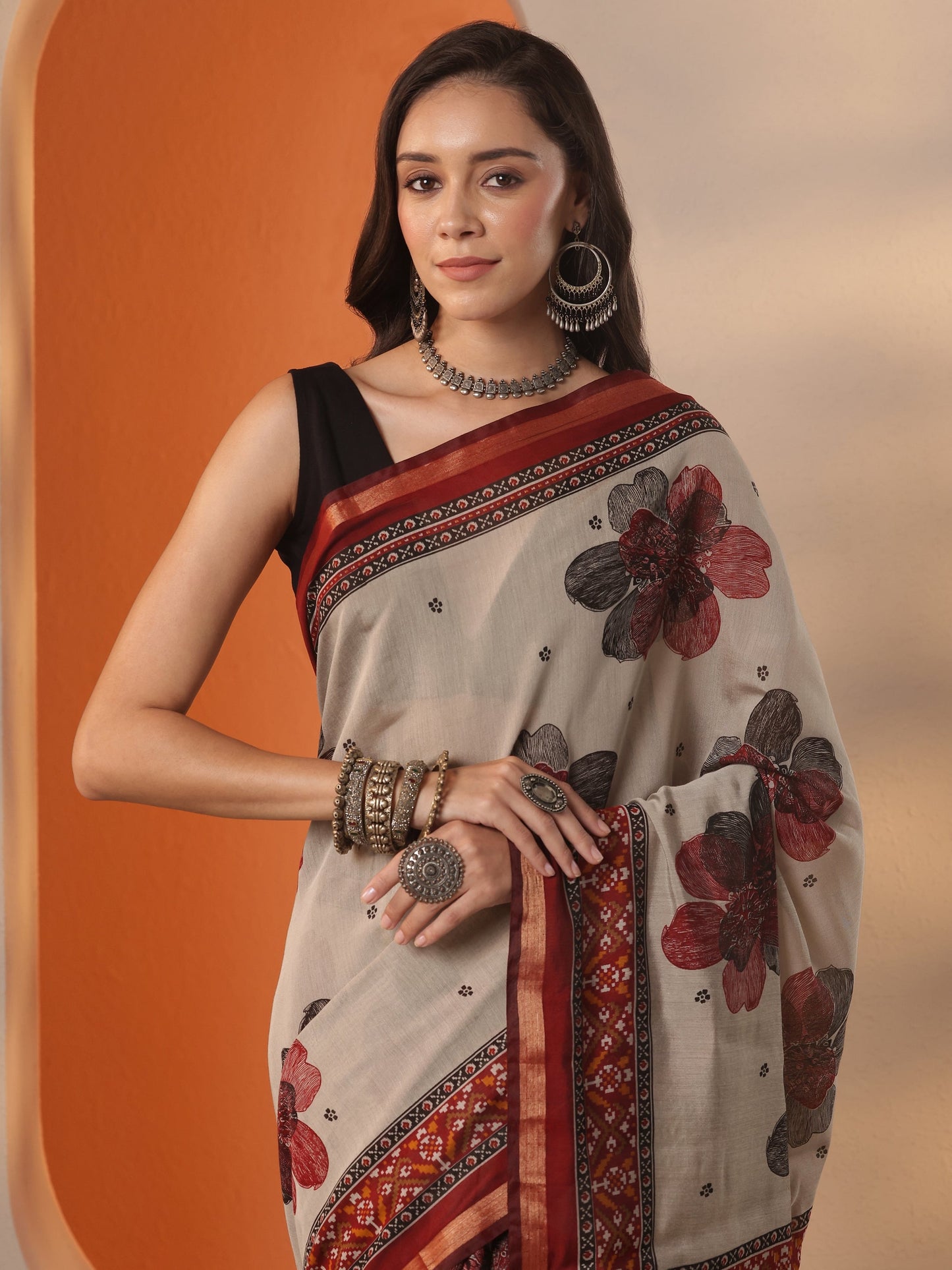 Grey Printed Silk Blend Saree With Unstitched Blouse Piece