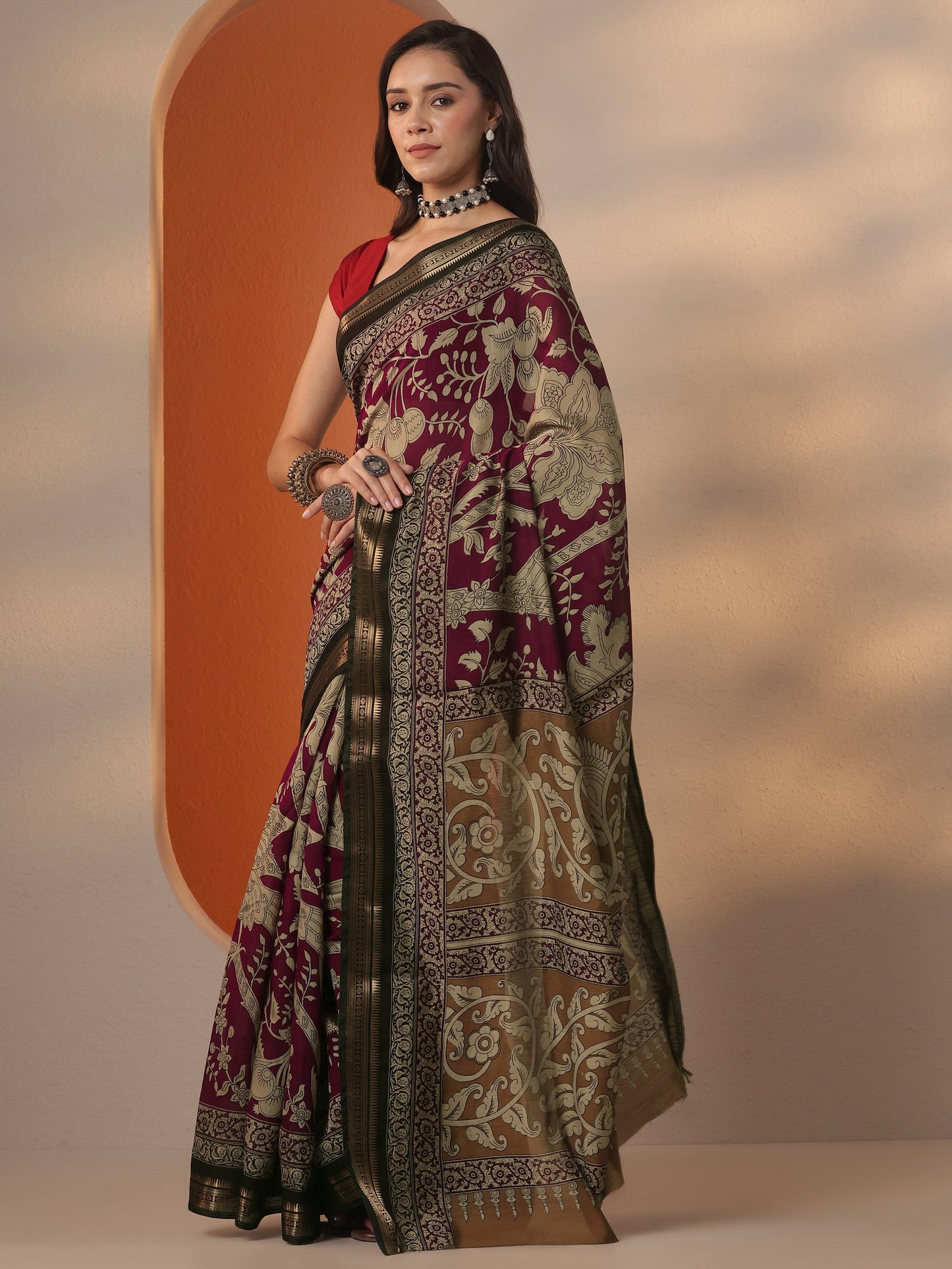 Maroon Printed Silk Blend Saree With Unstitched Blouse Piece