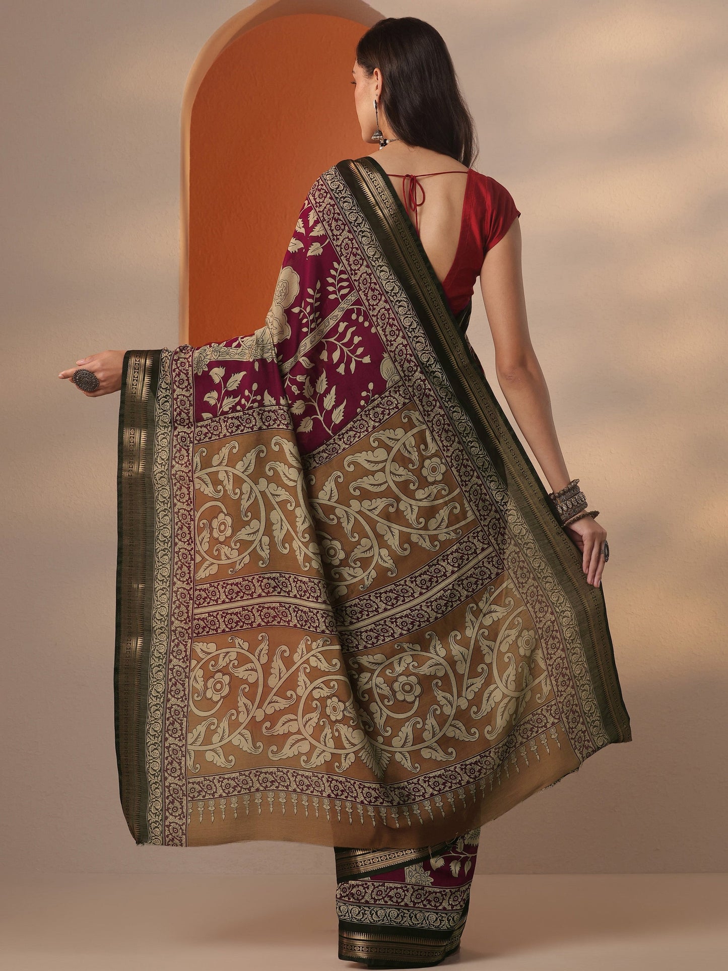 Maroon Printed Silk Blend Saree With Unstitched Blouse Piece