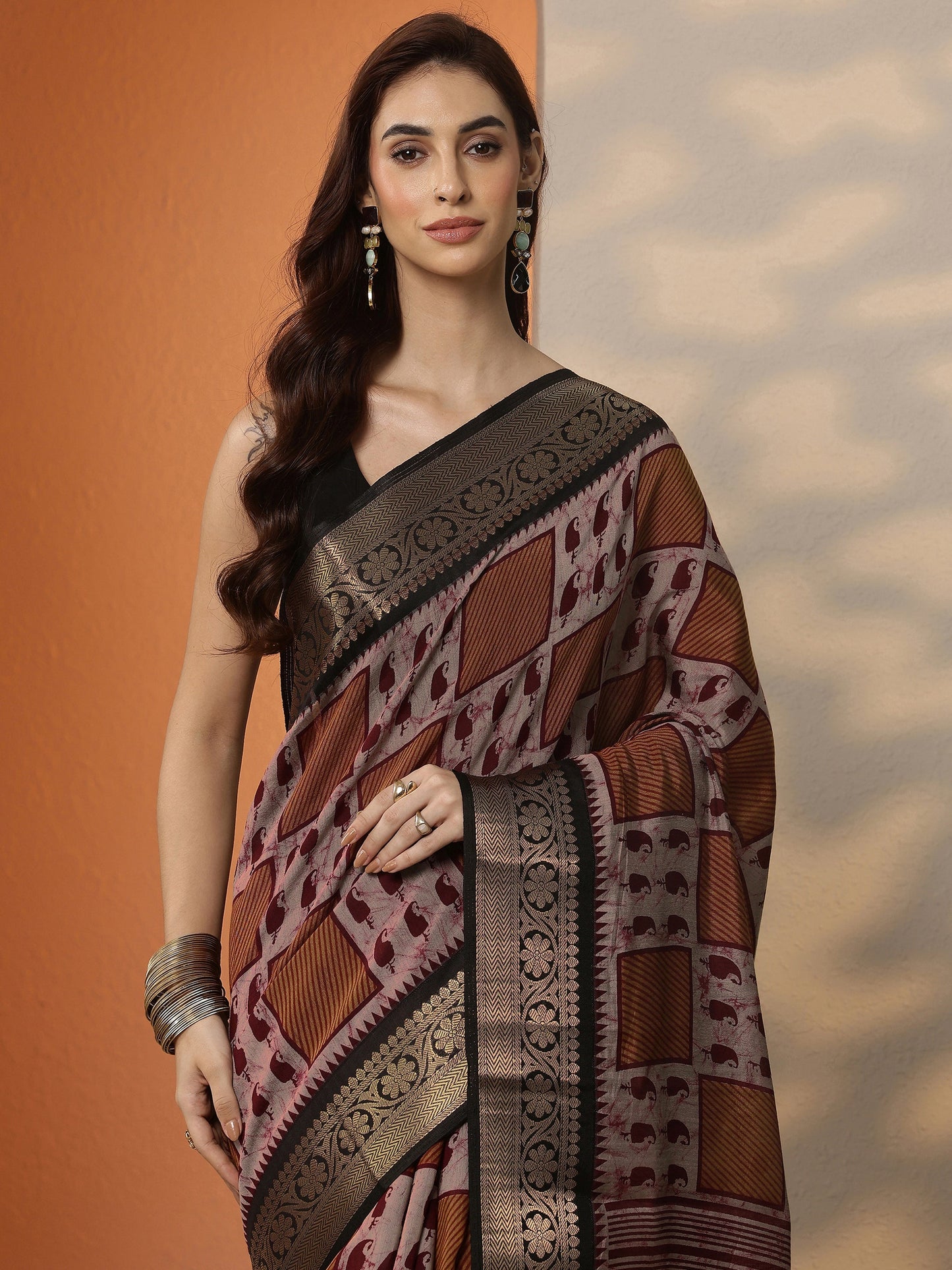 Grey Printed Silk Blend Saree With Unstitched Blouse Piece